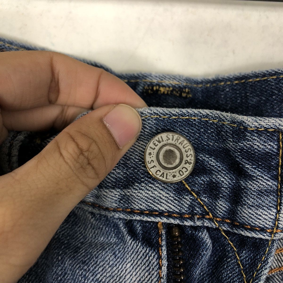 Levi's 🔥90’s Vintage Levi’s Distressed Denim Jeans Size US 31 - 12 Thumbnail