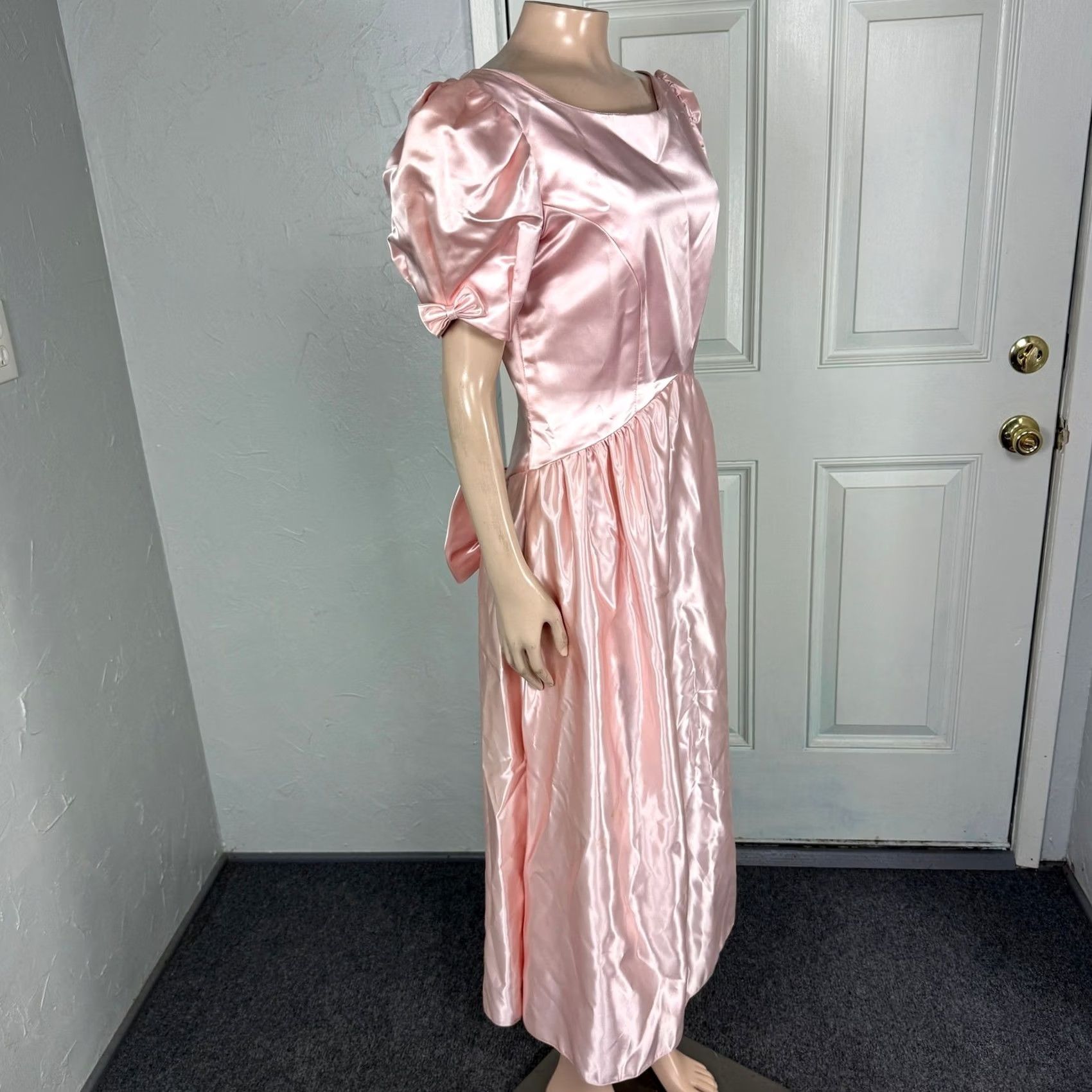 Vintage VINTAGE 80s 90's Women Dress Formal Satin Bow Puff Sleeve Long Pink Office Party Ball Gown Womens S Short Sleeve Round Neck Zip Size S / US 4 / IT 40 - 6 Thumbnail