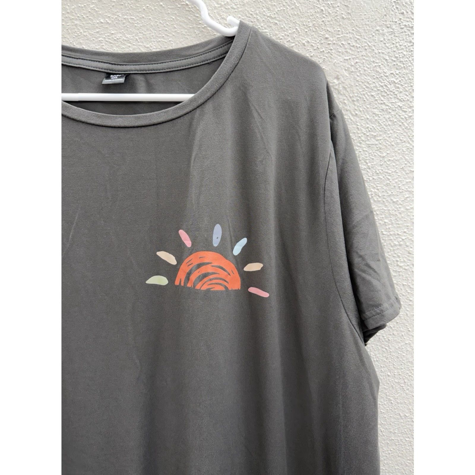 Shein SHEIN Womens Shirt 4XL Gray Chasing Sunsets Short Sleeve Shirt Womens 4XL Gray Chasing Sunsets Short Sleeve Size XXL / US 16-18 / IT 52-54 - 2 Thumbnail
