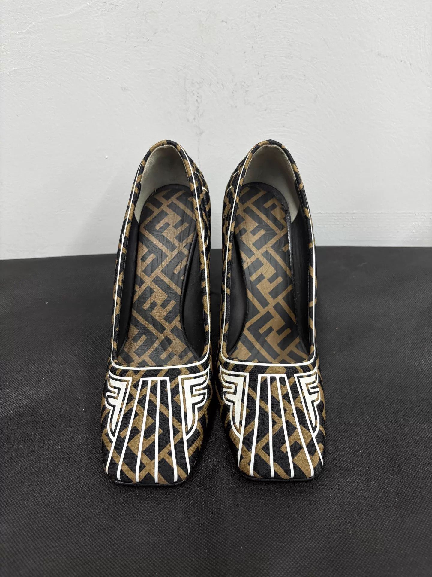Fendi Fendi limited edition classic FF monogram high heels 39 EU Size US 8.5 / IT 38.5 - 2 Thumbnail