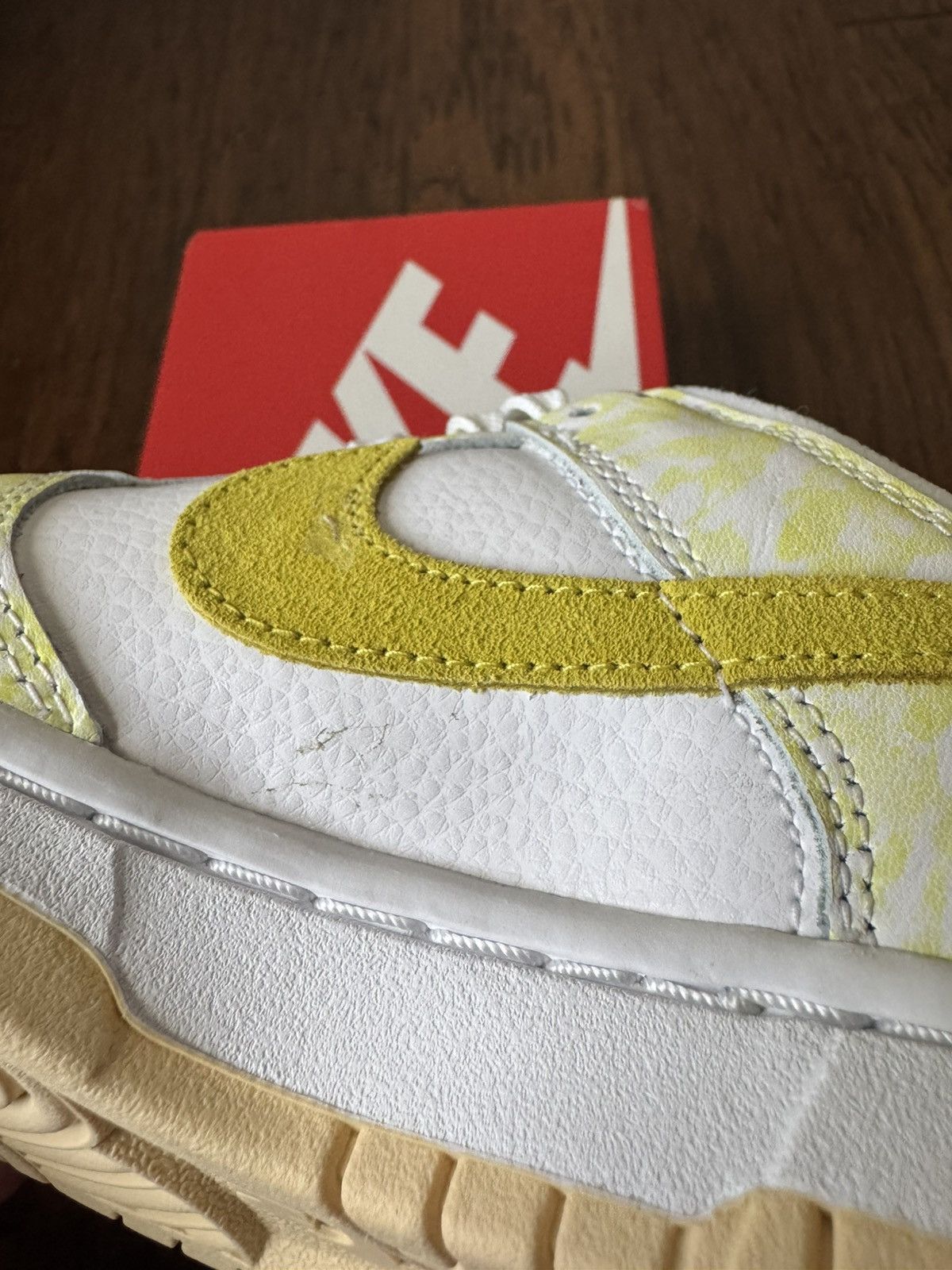 Nike Nike Yellow Strike Dunk Low Size US 7 / IT 37 - 8 Thumbnail
