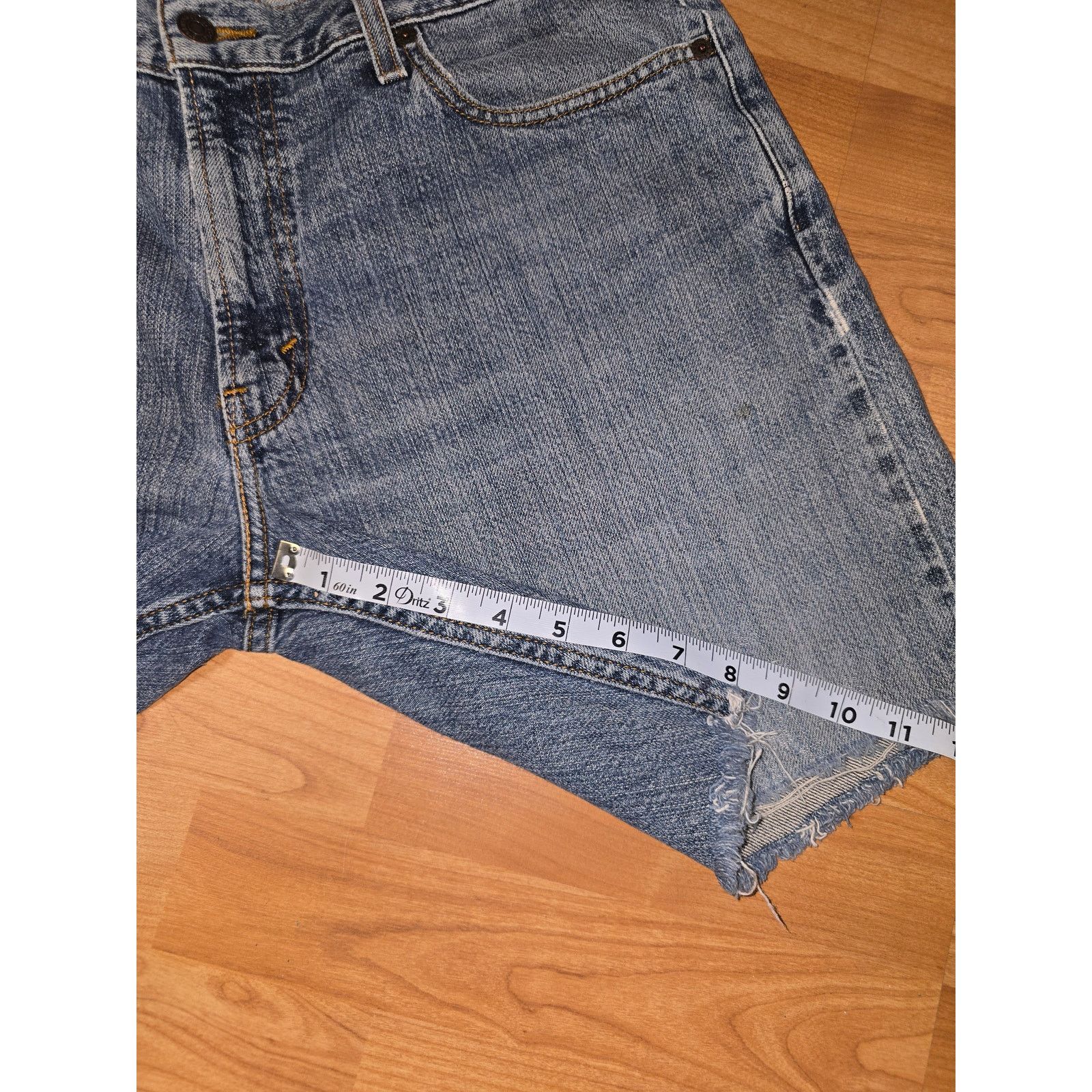 Levi's Levi's 36x30 Jean Shorts Light Wash Denim Cut Off Jorts Size US 36 / EU 52 - 5 Thumbnail