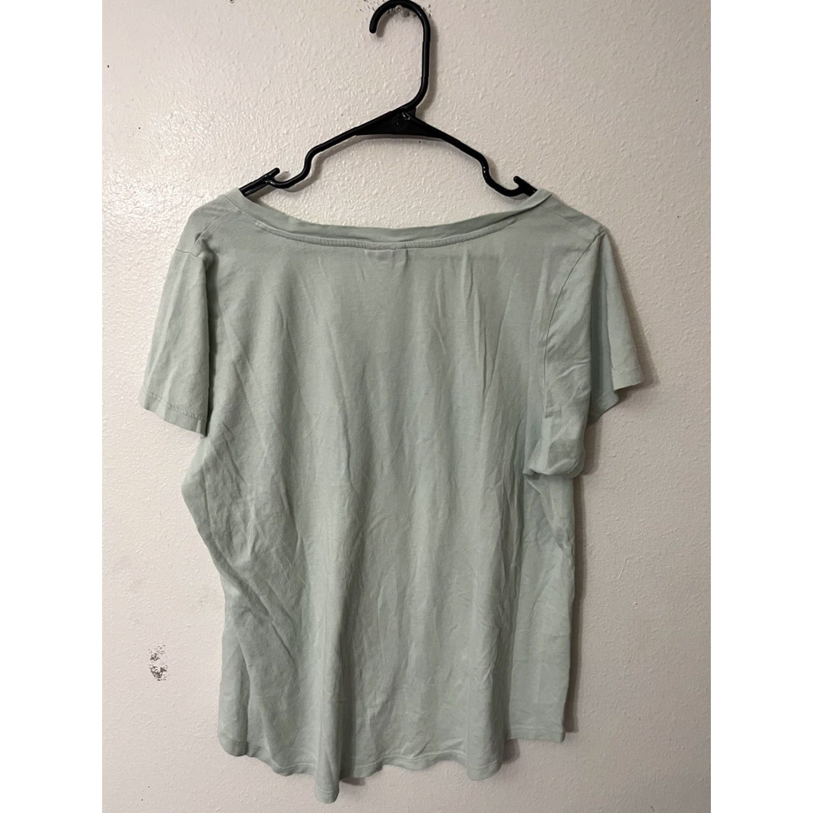 Torrid Torrid T Shirt V-Neck Short Sleeve 1X Green Womens Plus Size Torrid Reg Fit Maroon T Shirt Size XL / US 12-14 / IT 48-50 - 2 Thumbnail