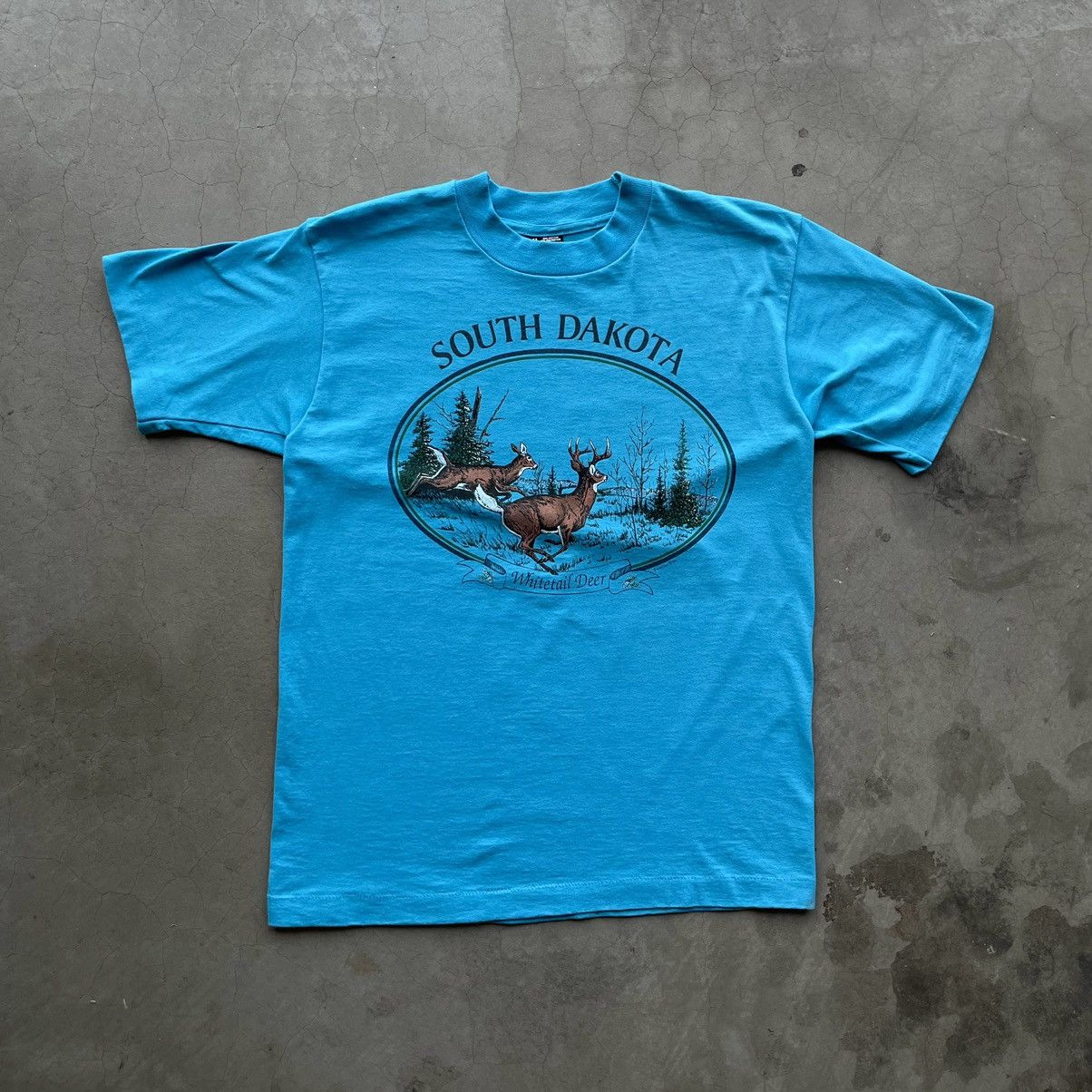 John Deere × Vintage Vintage ‘94 South Dakota Whitetail Deer t-shirt Size US M / EU 48-50 / 2 - 1 Thumbnail