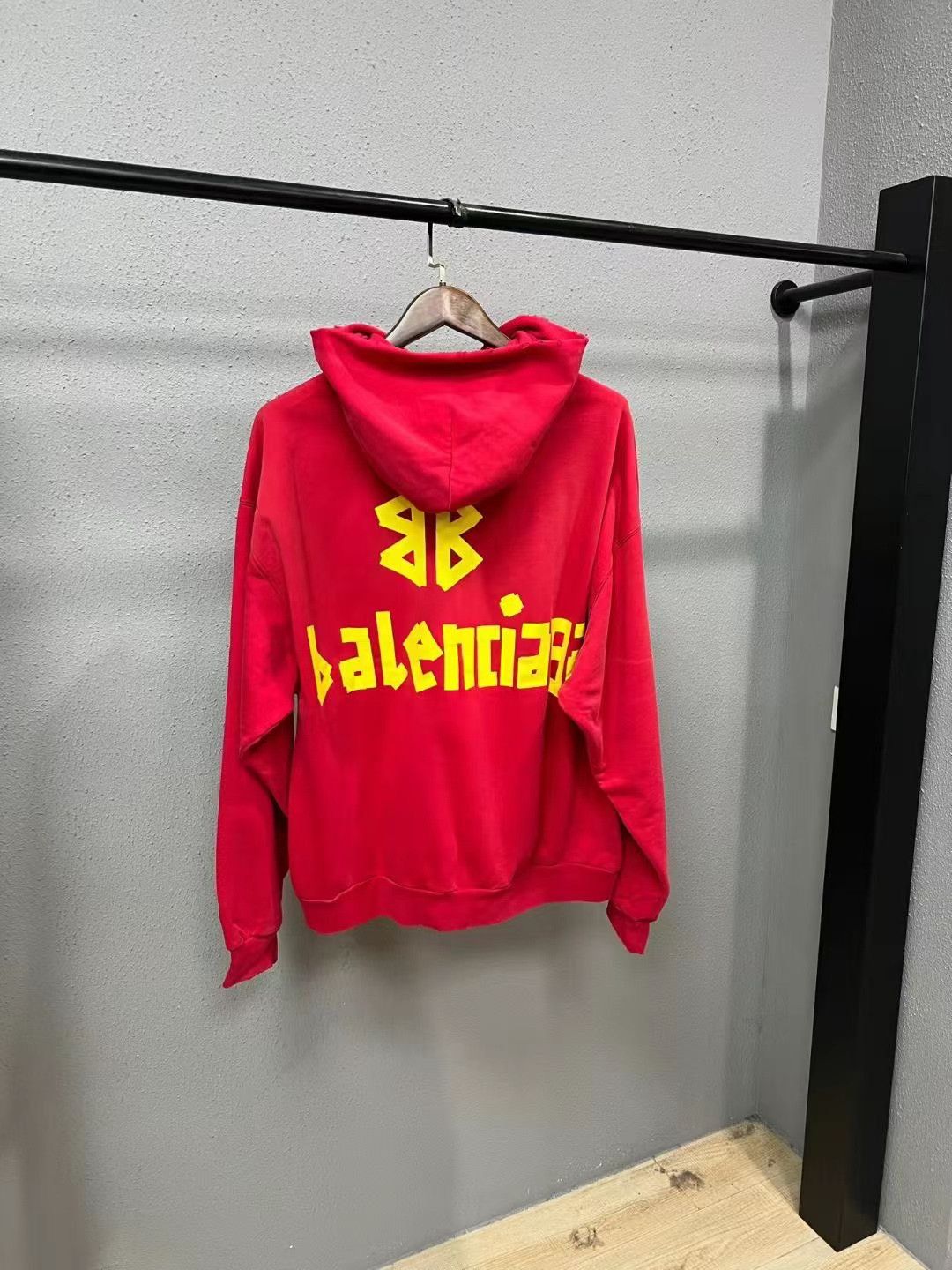 Balenciaga Balenciaga Red Zip Hoodie with Print Size US S / EU 44-46 / 1 - 1 Thumbnail
