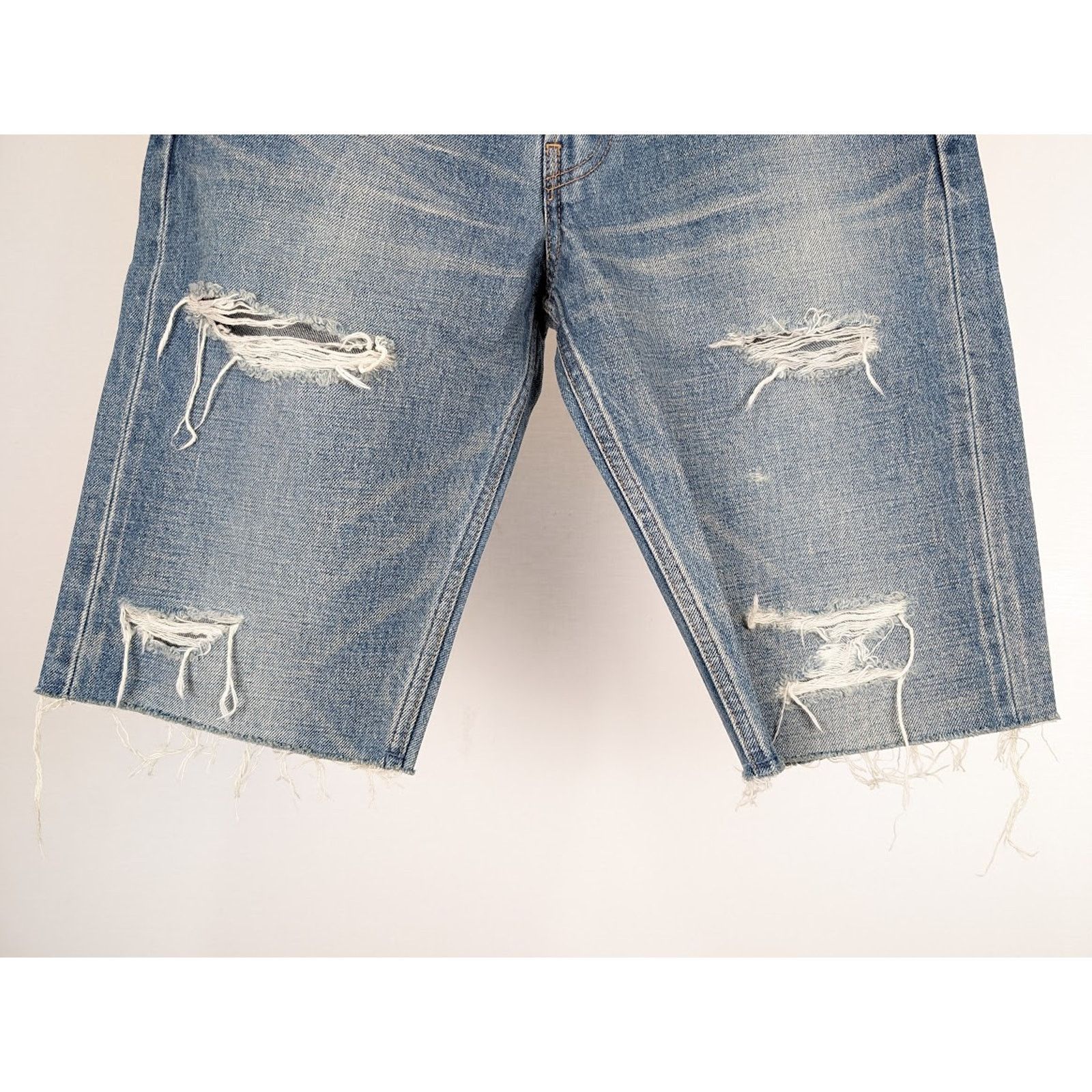 Celine o1rshd1 Denim Short Kurt Destroy in Rigid Indigo Size US 31 - 4 Thumbnail