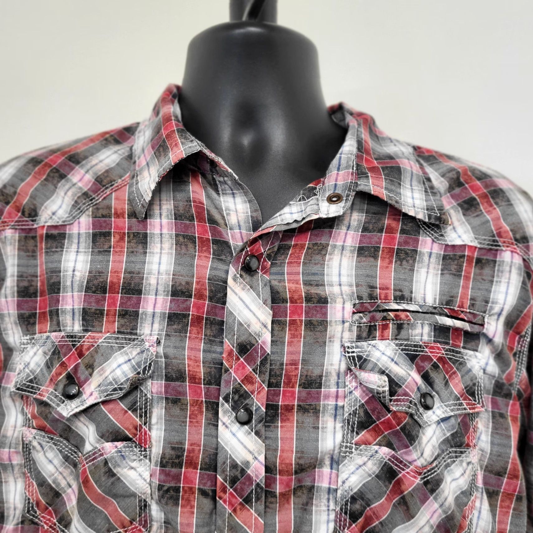 BKE BKE Vintage Shirt Mens XL Slim Fit Red Black Plaid Pearl Snap Buckle Western Shirt Mens XL Red Black Plaid Pearl Snap Buckle Western Size US XL / EU 56 / 4 - 4 Thumbnail