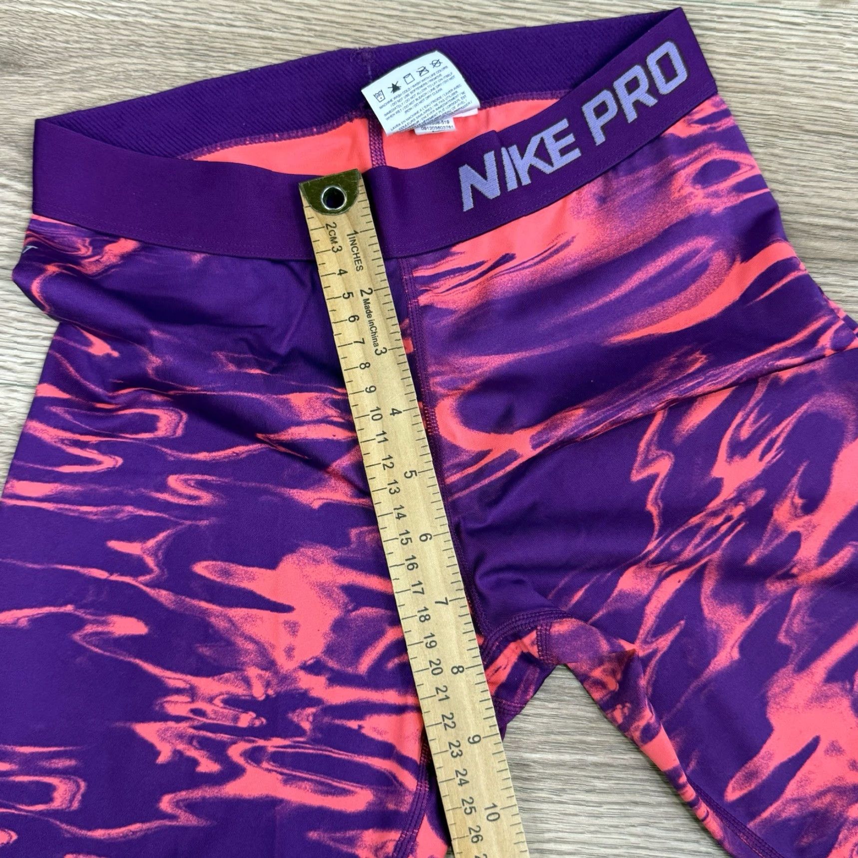 Nike VINTAGE Nike Pro Women S Leggings Cropped Dri Fit Stretch Purple Orange Marble Size 28" / US 6 / IT 42 - 5 Thumbnail