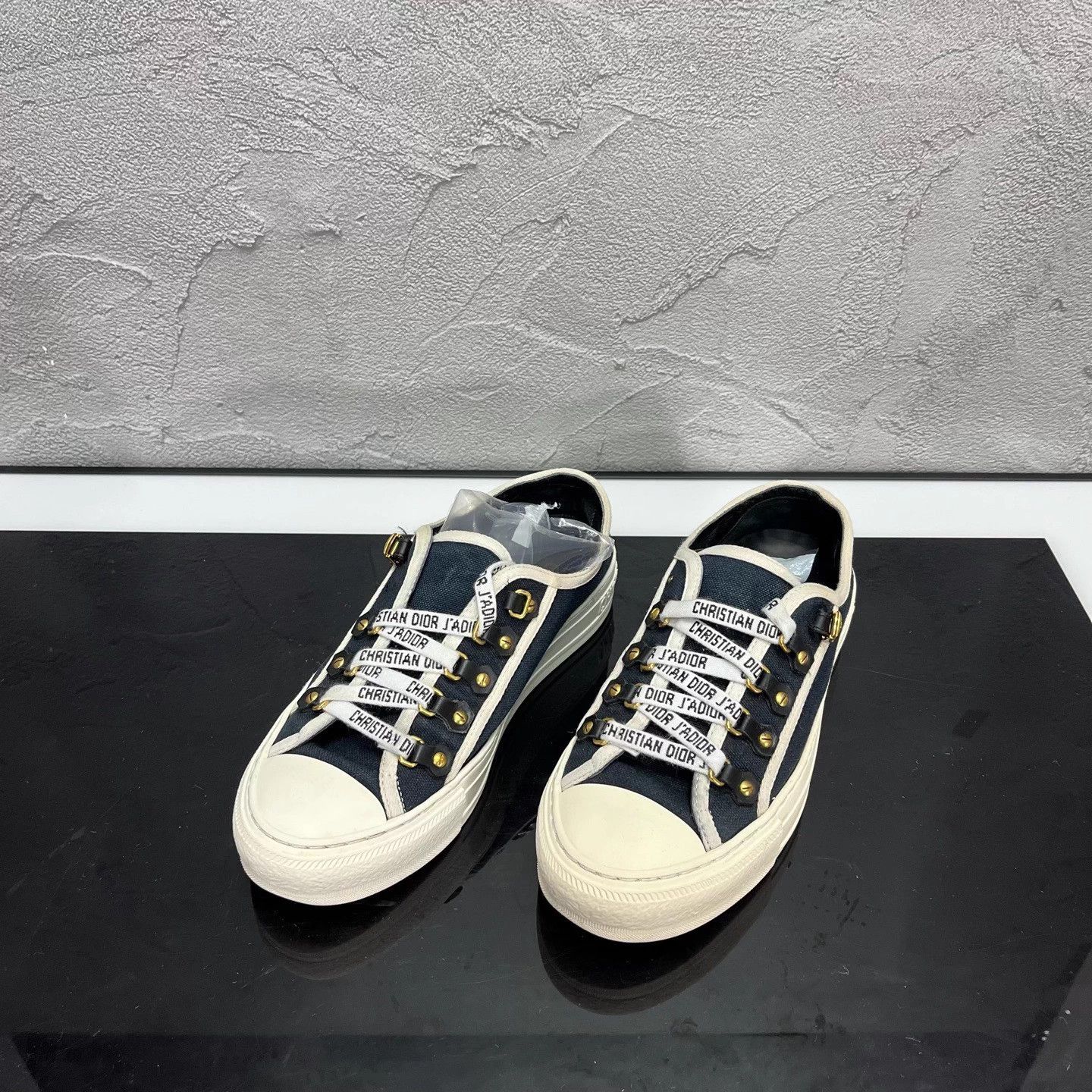Dior DIOR Lace-Up Slogan Sneakers EU 37 Size US 6 / IT 36 - 1 Thumbnail