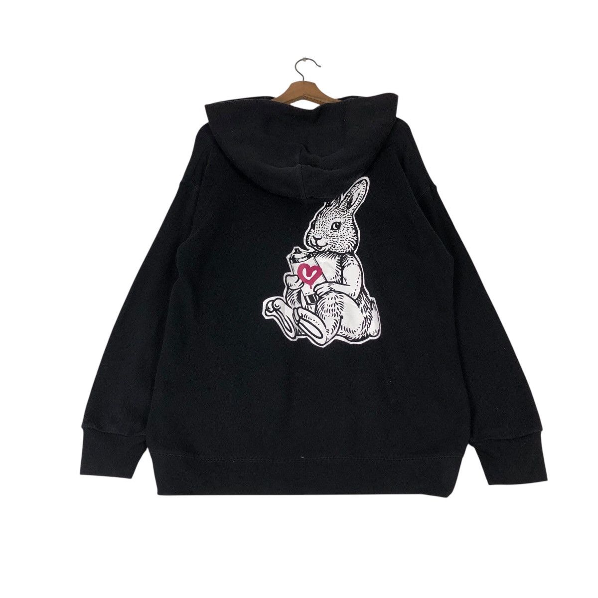 Japanese Brand Lady Aiko × Uniqlo UT — Black “Love Bunny” Archive Street Ar Size US M / EU 48-50 / 2 - 11 Thumbnail