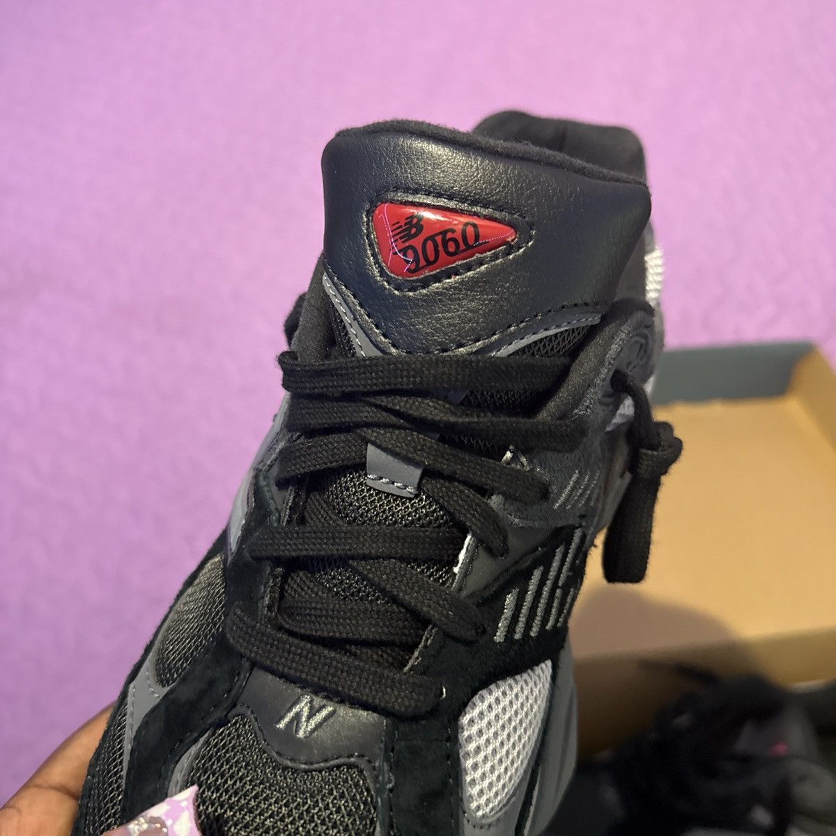 New Balance 9060 BLK Size US 8 / EU 41 - 5 Thumbnail