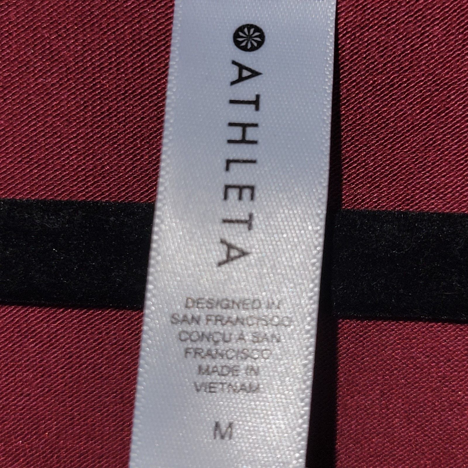 Athleta Women M Athleta Cloudlight Stratus Long Slv Red Top Shirt Size M / US 6-8 / IT 42-44 - 4 Thumbnail