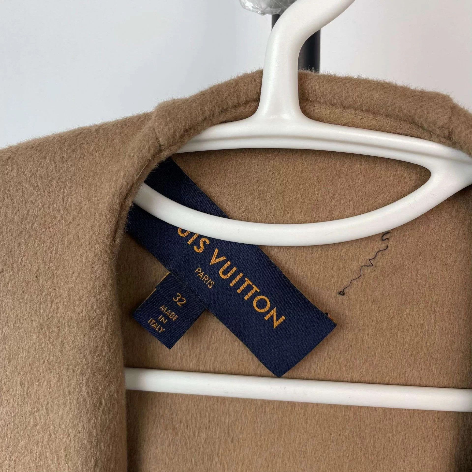 Louis Vuitton LV hooded camel 32 cape coat Size XXS / US 00 / IT 34 - 3 Thumbnail