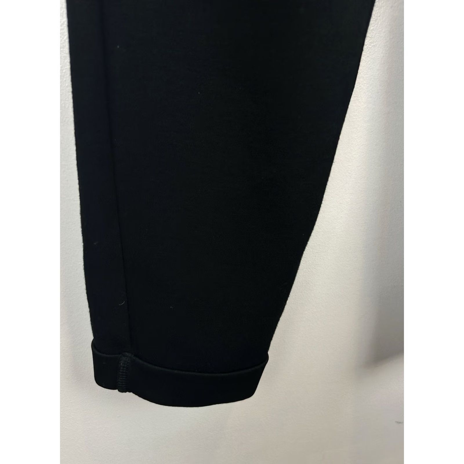 Spanx Spanx Pants Womens Small Black Nylon Spandex Casual Comfort Pull On RN 112121 Size 28" / US 6 / IT 42 - 7 Thumbnail