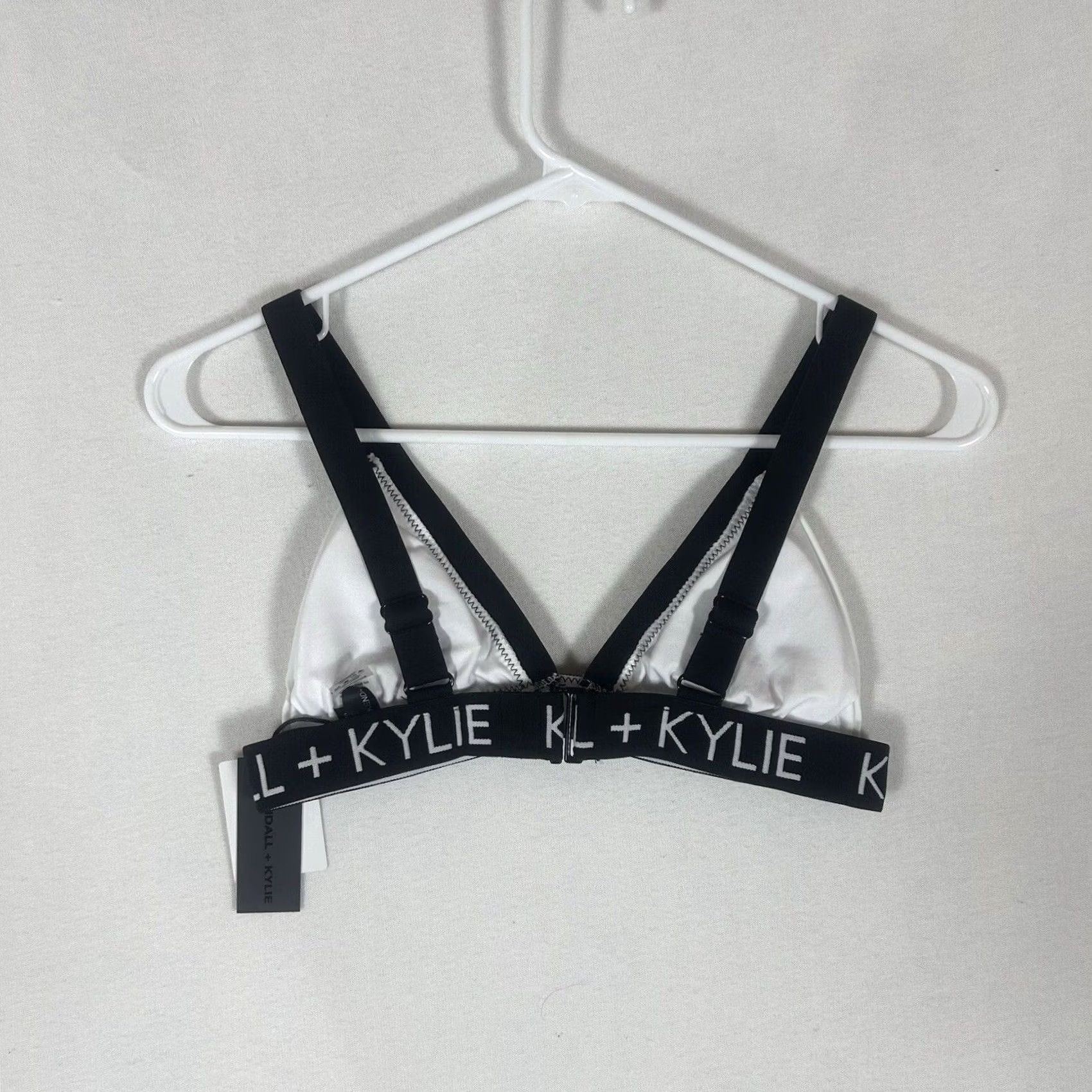 Vintage Kendall & Kylie Sports Bra Womens Small White KKSA-10227T NWT SS Activewear Nike? Size ONE SIZE - 6 Thumbnail
