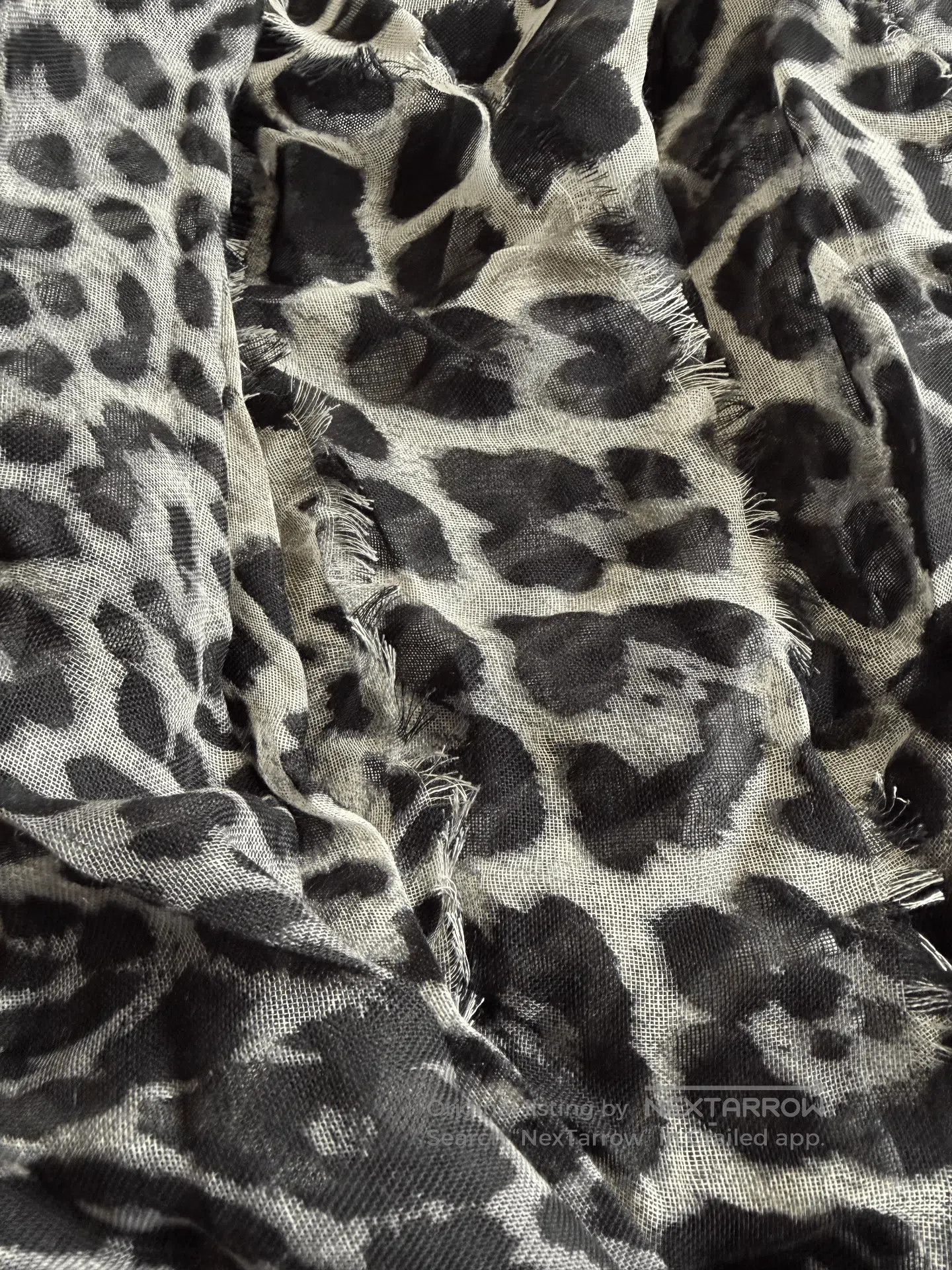 Saint Laurent Paris Saint Laurent Leopard Print Shawl. Size ONE SIZE - 2 Thumbnail