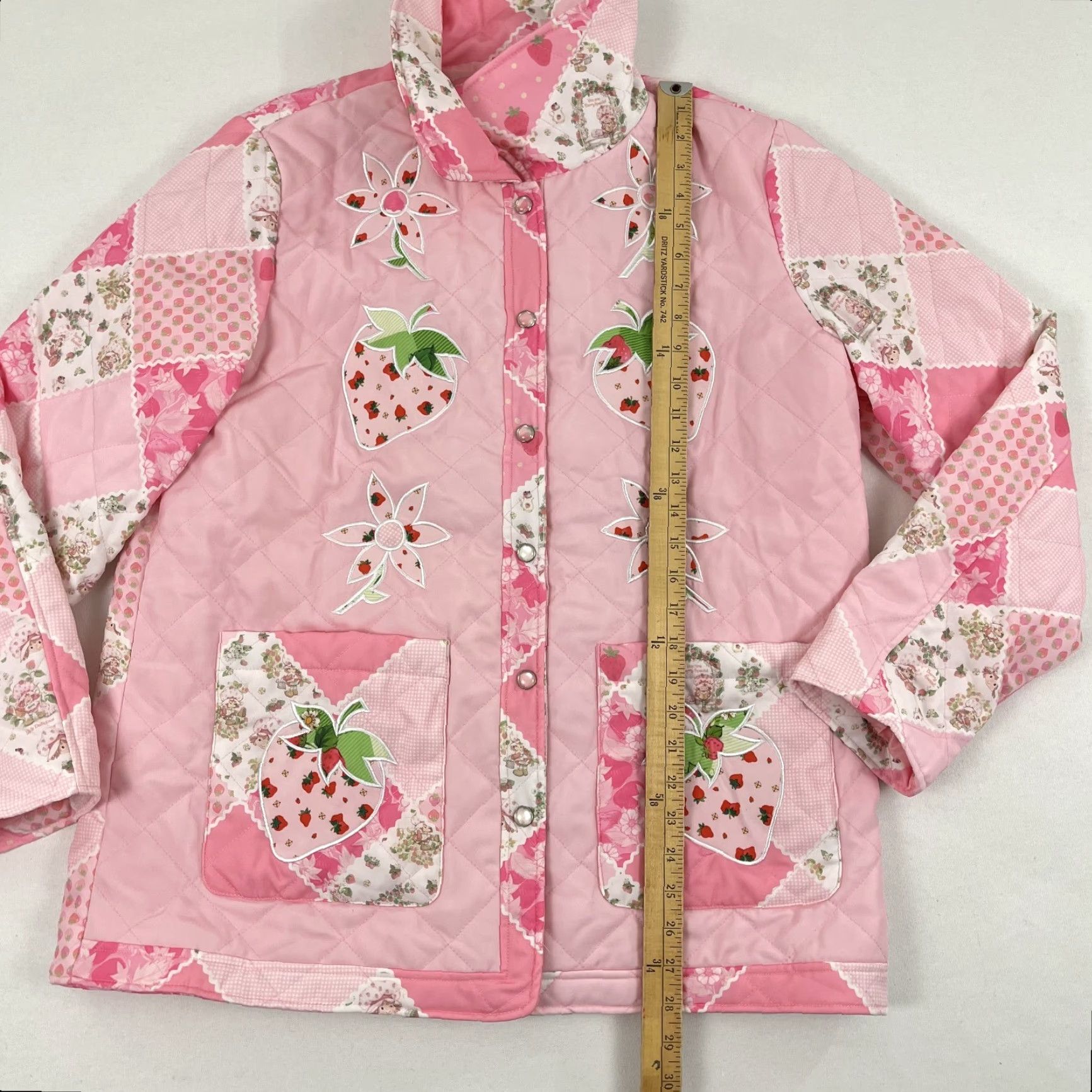 Dolls Kill Dolls Kill x Strawberry Shortcake Jacket Womens Small Pink Quilted Extra Serving Quilted Jacket Style Pocket Collared Lightweight Vintage: No Size S / US 4 / IT 40 - 3 Thumbnail