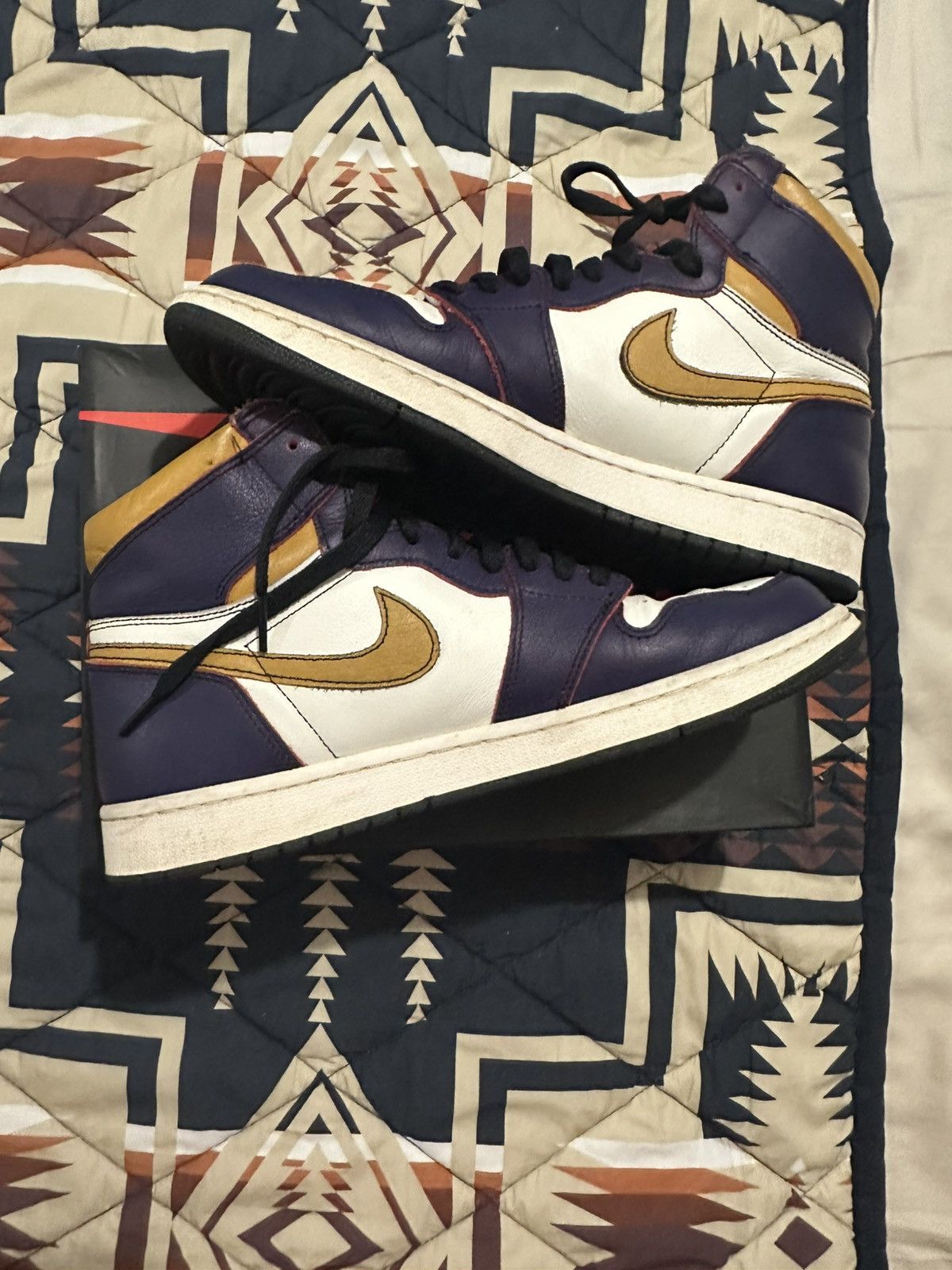 Jordan Brand Jordan 1 Sb LA to CHI Size US 12 / EU 45 - 2 Thumbnail