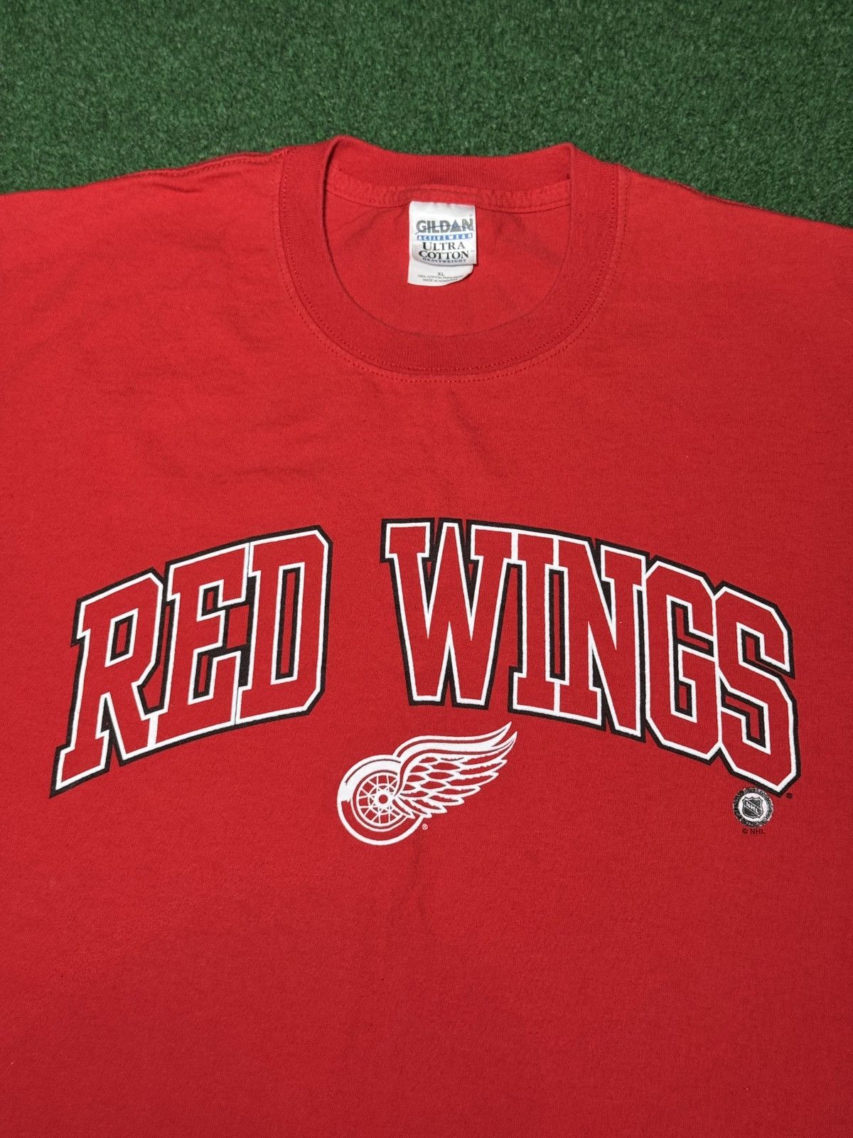 NHL Vintage Detroit Red Wings XL Red NHL 90s Y2K Hockey T Shirt Size US XL / EU 56 / 4 - 2 Thumbnail