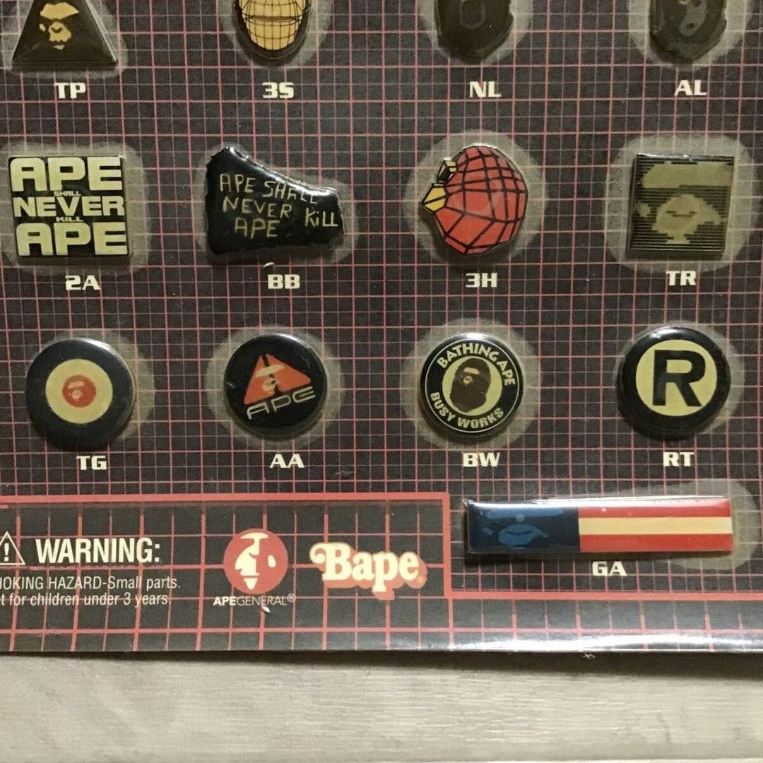 Bape × Futura 1999 BAPE × Futura Pins Badge Set of 21 a bathing ape NIGO Size ONE SIZE - 3 Thumbnail