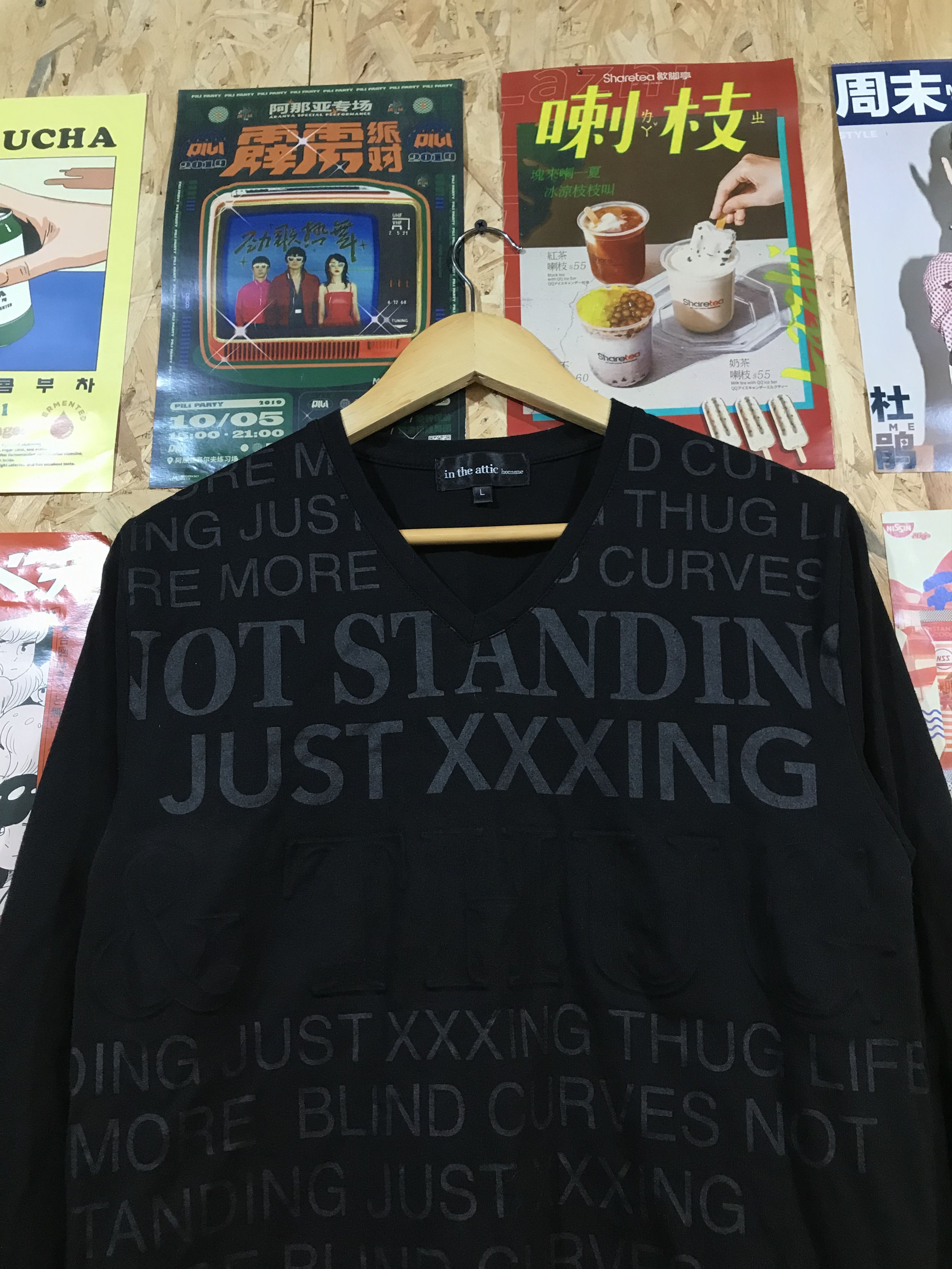 In The Attic In The Attic Homme V Neck Tee Size L / US 10 / IT 46 - 2 Thumbnail