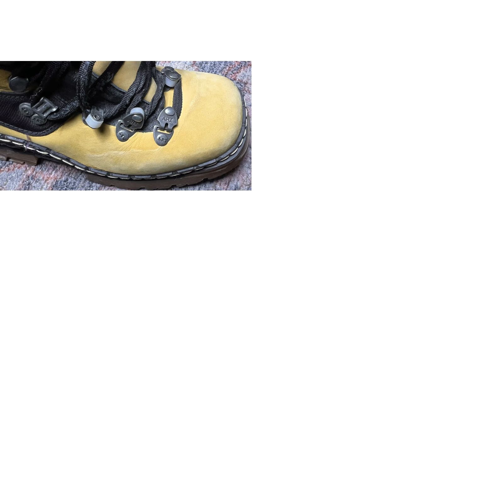Vintage VINTAGE The Art Company Boots Platform Mens 5.5 Women 7 38 E Buckle Leather Yellow Round Toe Ankle Boot Size US 6 / IT 36 - 9 Thumbnail