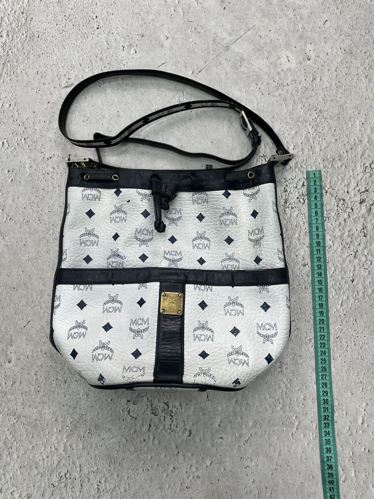 MCM MCM White Logo Print Leather Bucket Shoulder Bag Size ONE SIZE - 12 Thumbnail
