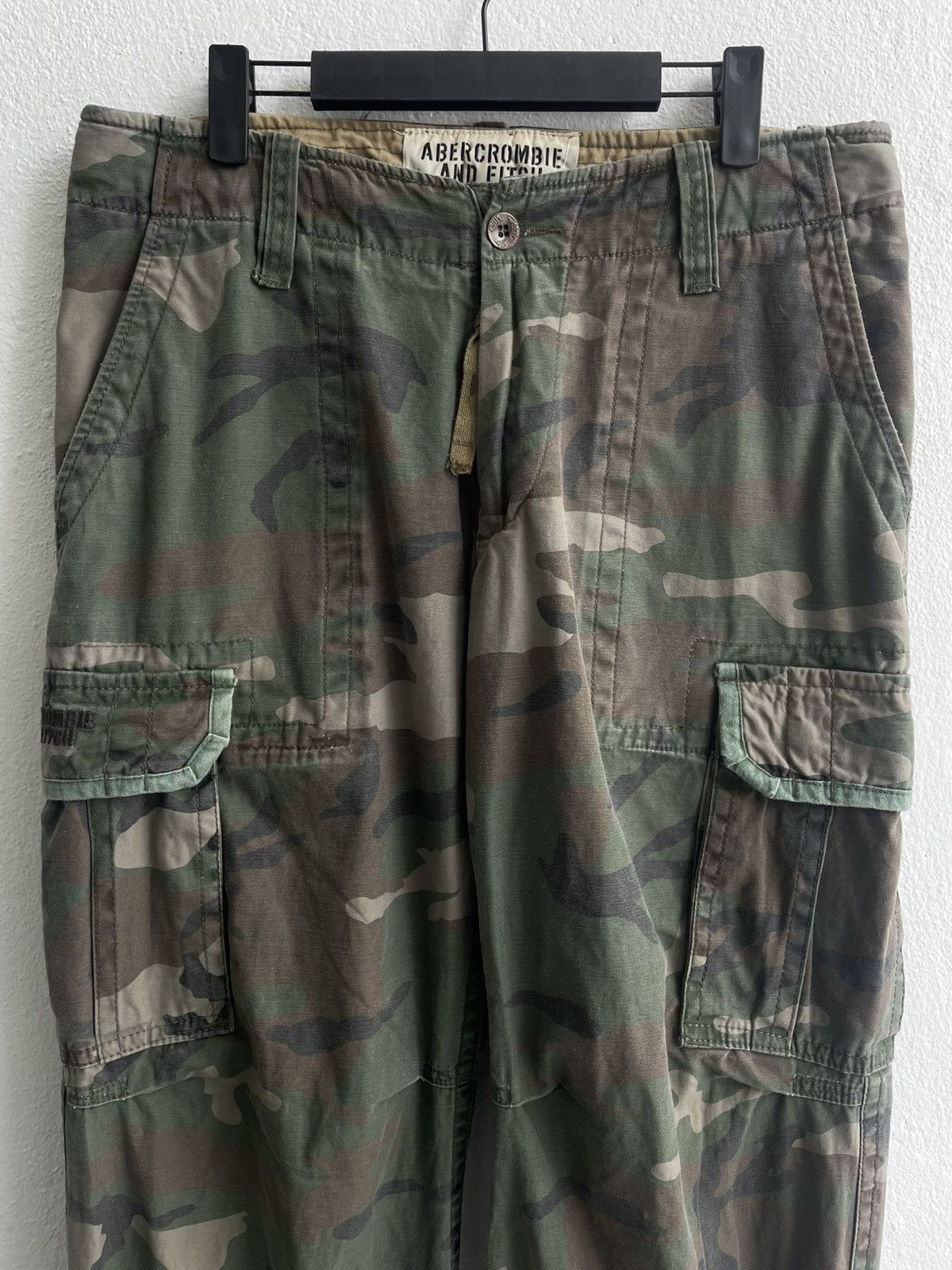 Abercrombie & Fitch Vintage 00's Abercrombie & Fitch Camo Cargo Pants Size US 35 - 6 Thumbnail