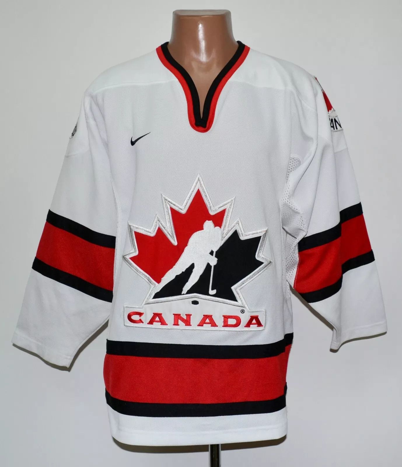 Nike CANADA ICE HOCKEY SHIRT JERSEY NIKE SIZE S ADULT Size US S / EU 44-46 / 1 - 1 Thumbnail