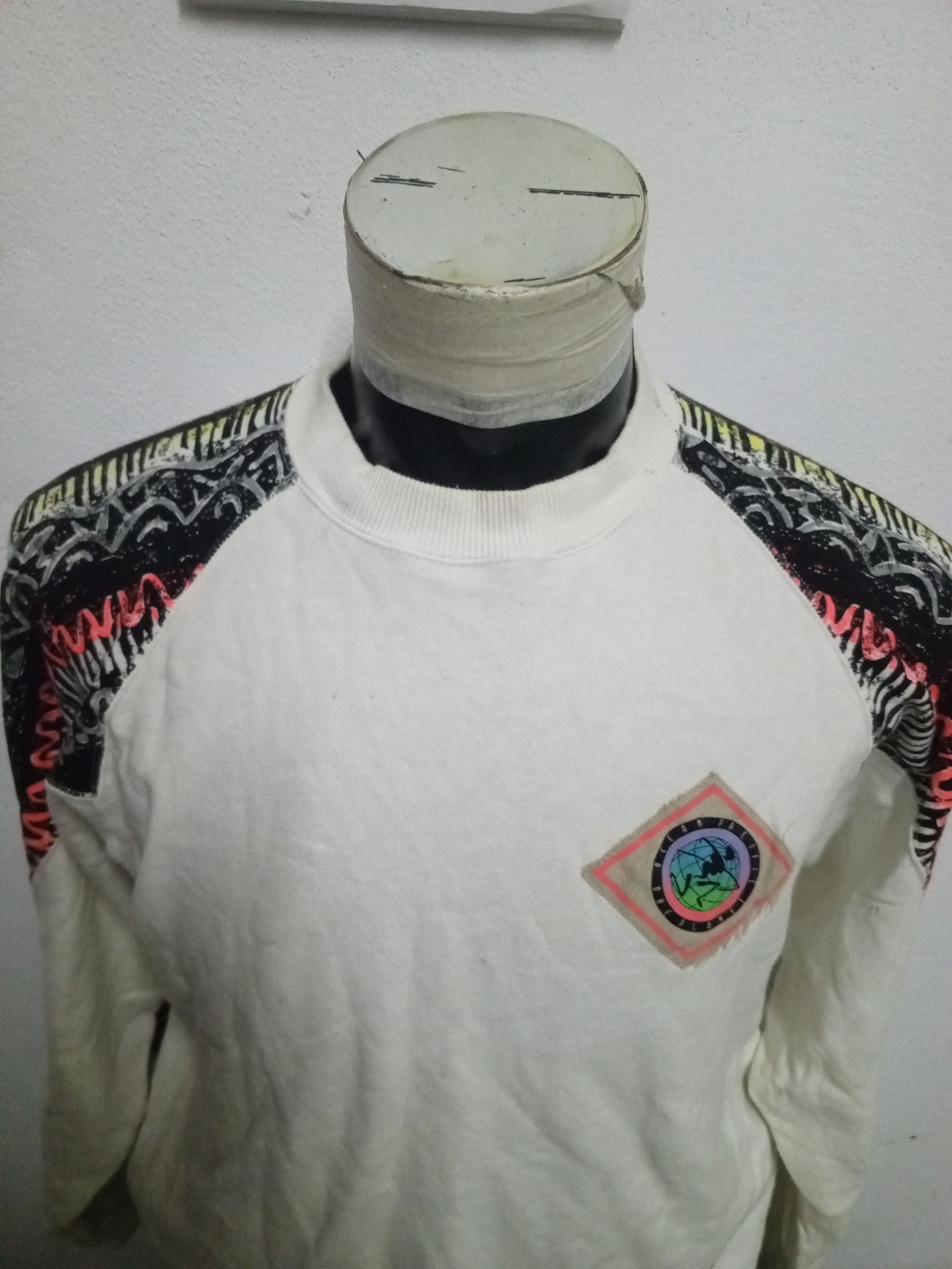 Ocean Pacific OCEAN PACIFIC BEAUTIFUL DESIGN SWEATSHIRT Size US L / EU 52-54 / 3 - 6 Thumbnail
