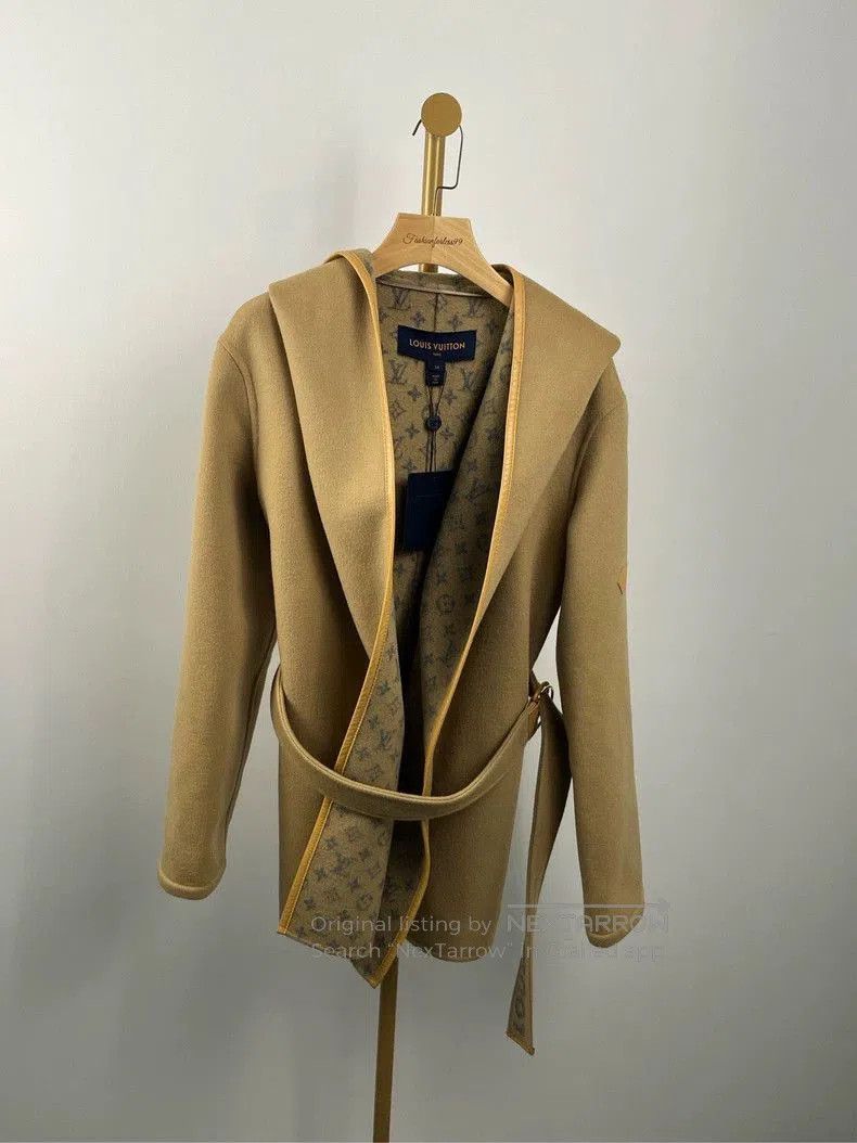 Louis Vuitton LV Brown Logo Hooded Wool Coat. Size US XS / EU 42 / 0 - 1 Thumbnail