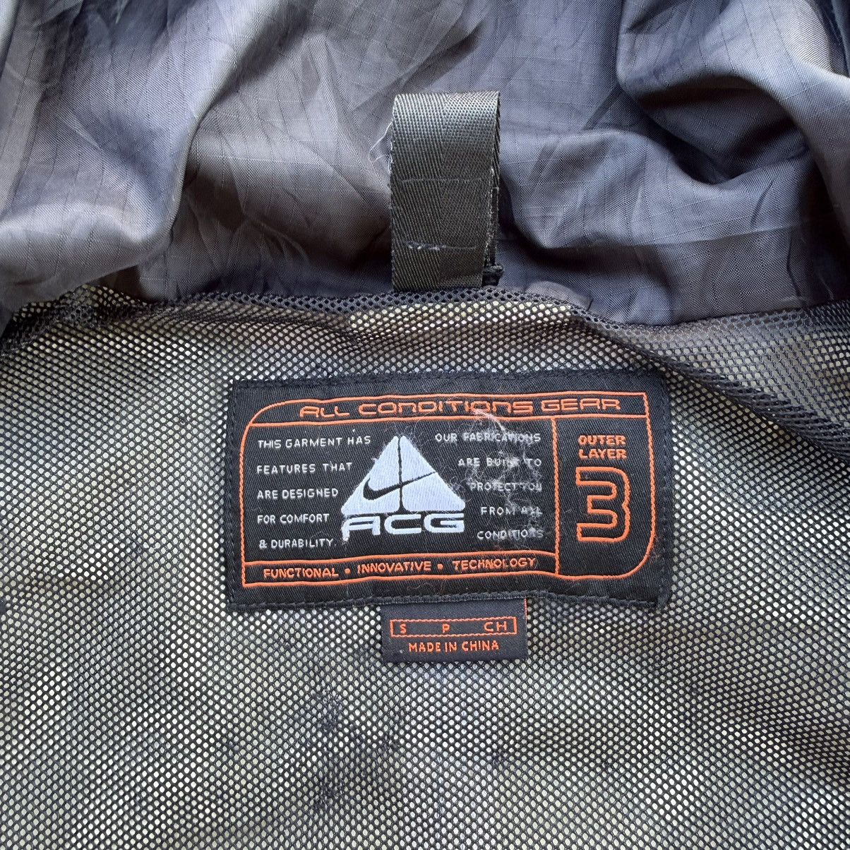 Nike ACG 90s Nike ACG Storm Fit waterproof Jacket Size US S / EU 44-46 / 1 - 14 Thumbnail