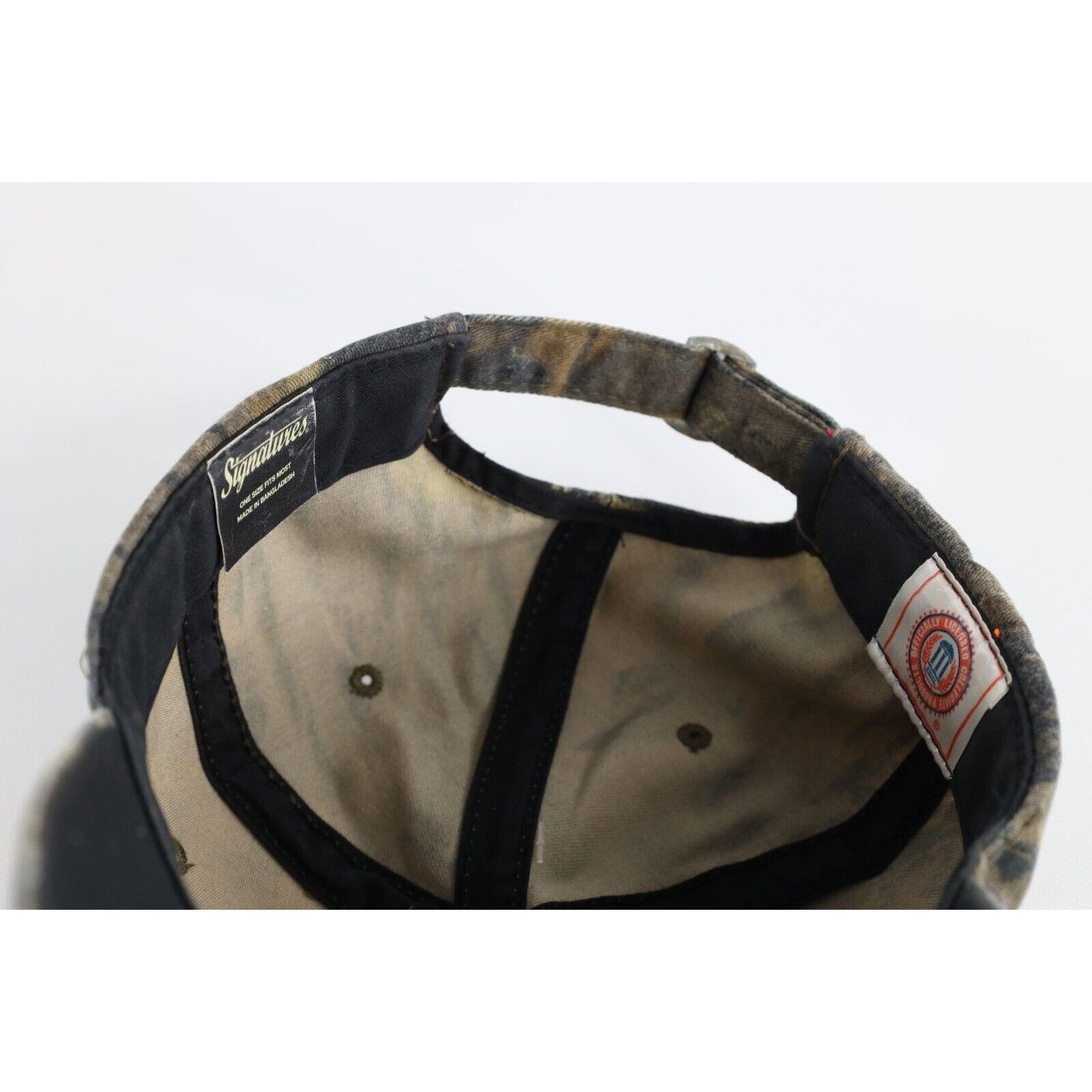 Vintage Vintage Distressed University of Michigan Camouflage Hat Size ONE SIZE - 12 Thumbnail