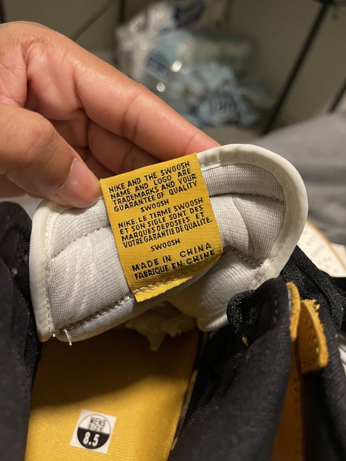 Nike AIR JORDAN 1 RETRO HIGH OG "YELLOW OCHRE" Size US 8.5 / EU 41-42 - 6 Thumbnail