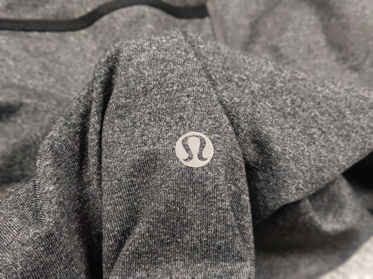 Lululemon lululemon Gray elastic sports Pocket Shorts Size US 30 / EU 46 - 12 Thumbnail