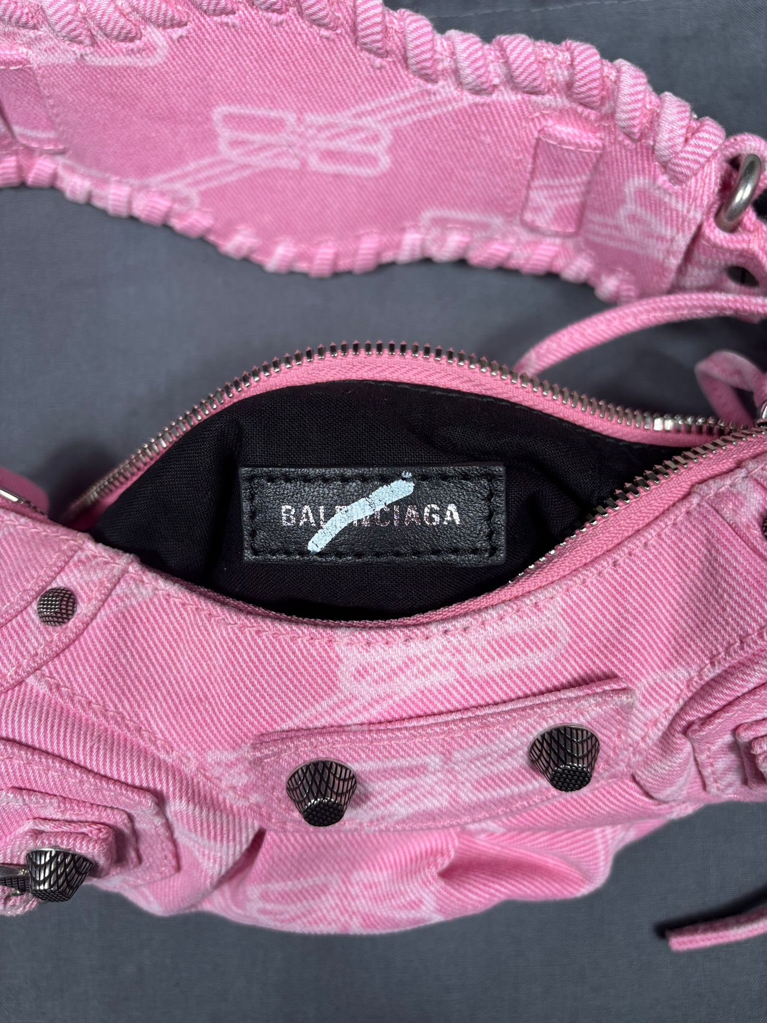 Balenciaga Balenciaga Le Cagole XS Denim Graffiti Pink Heart Mirror Size ONE SIZE - 11 Thumbnail