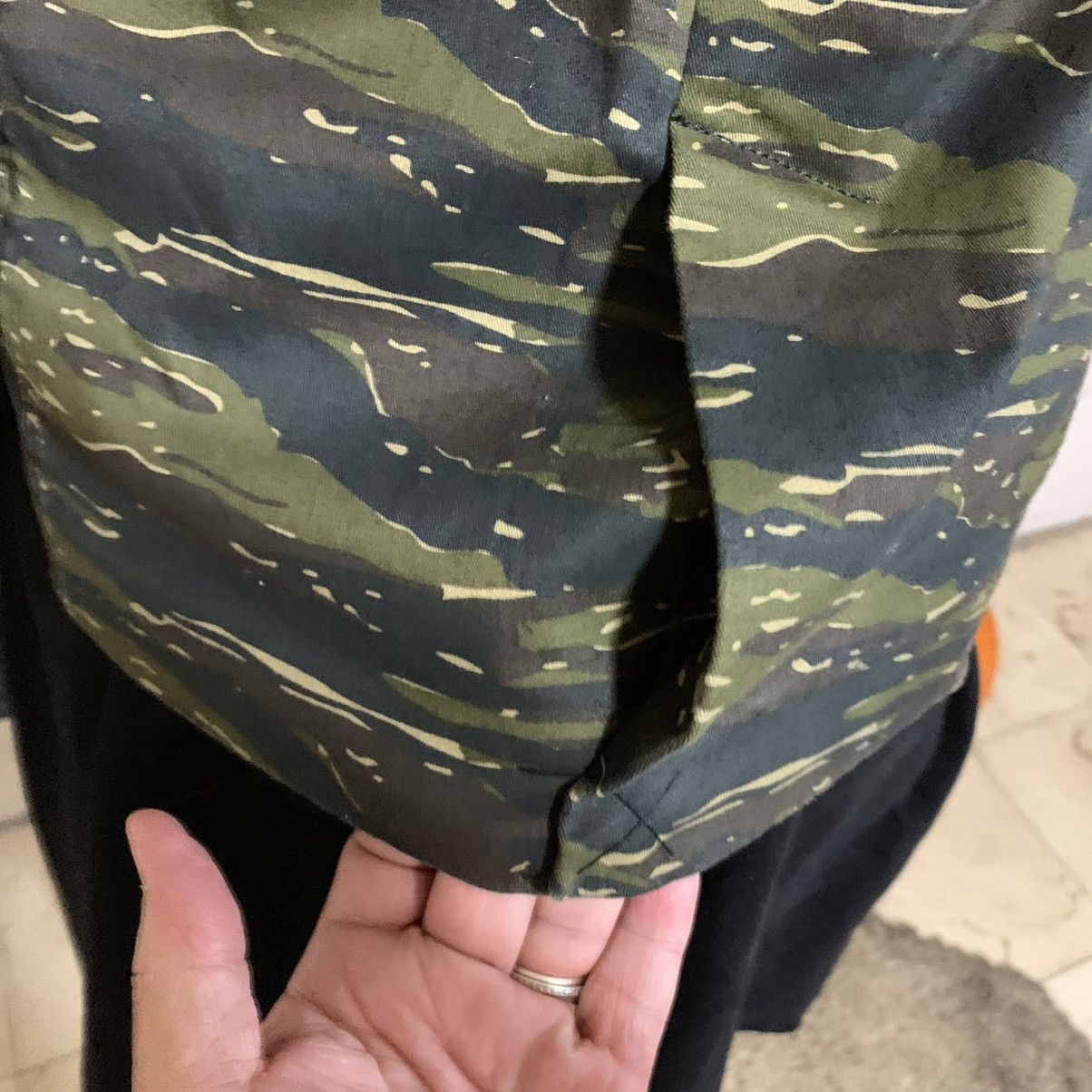 Koto Tiger Camo Slimfit 2 Button blazer NWOT Size 36S - 7 Thumbnail