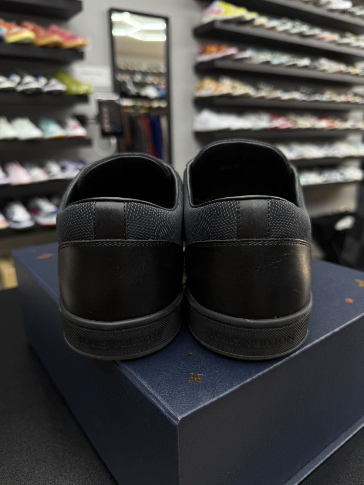 Louis Vuitton Louis Vuitton Black Monogram Sneakers Size 10UK/11US Size US 11 / EU 44 - 9 Thumbnail