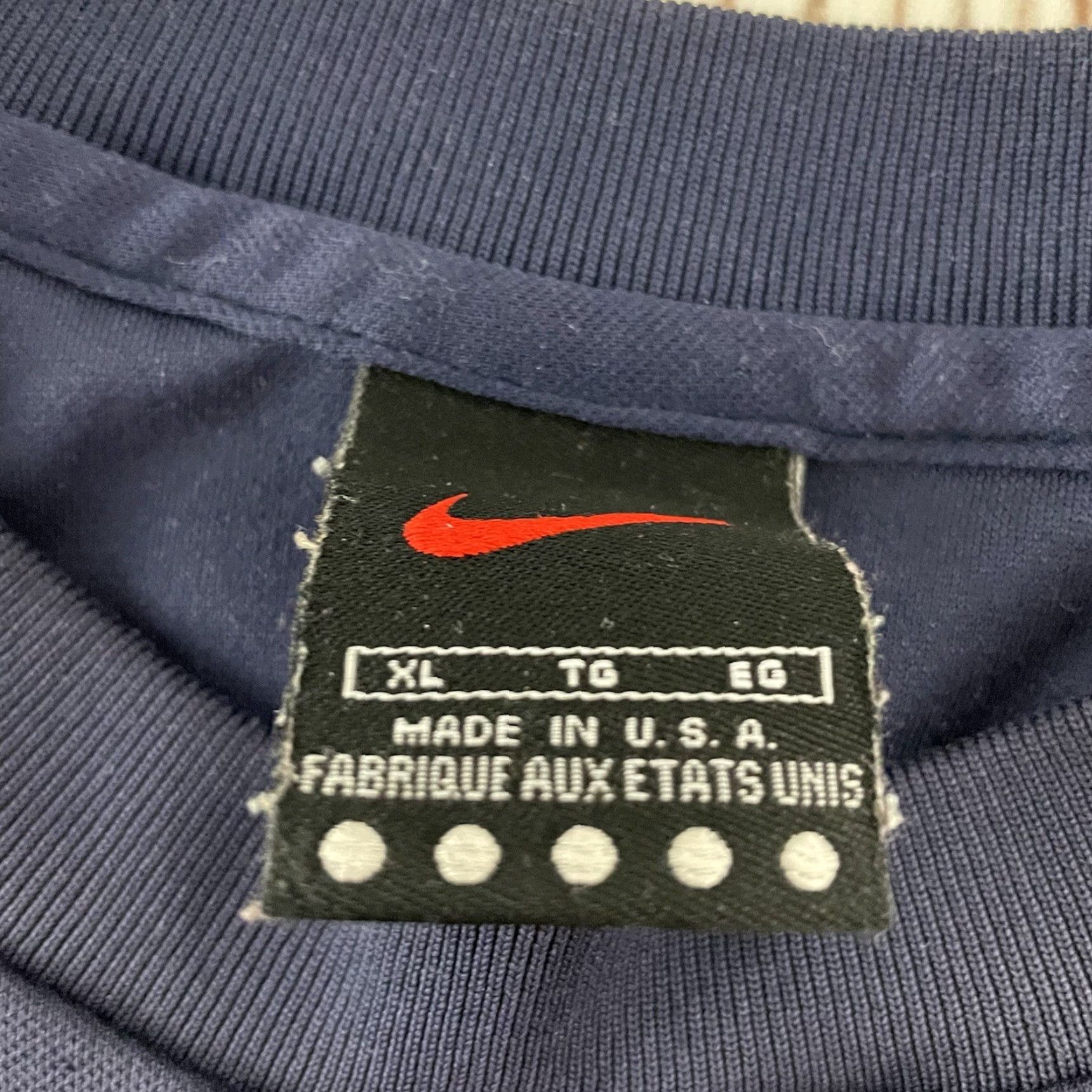 Nike VINTAGE Nike Essential Check Short Sleeve T-Shirt Blue XL Mens USA Pattern Check Shirt Nike Essential Check USA Made in USA Size US XL / EU 56 / 4 - 2 Thumbnail