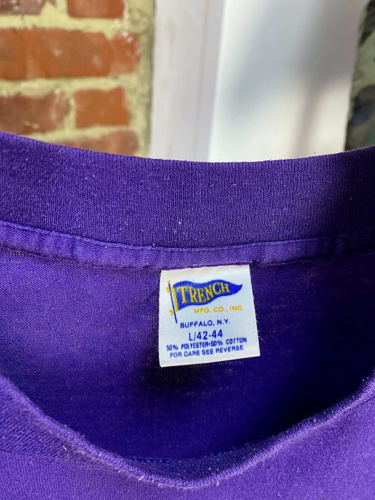 NBA × Vintage Vintage Los Angeles Lakers Trench T-Shirt Size US S / EU 44-46 / 1 - 12 Thumbnail