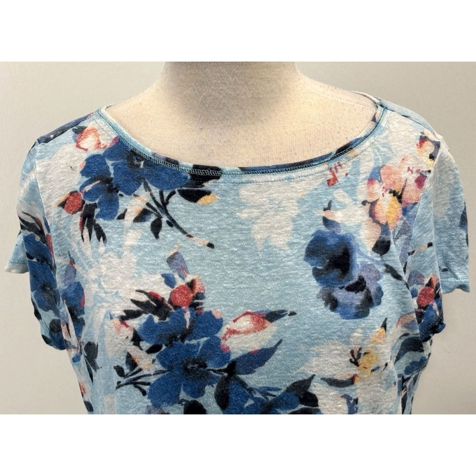 J. Jill J. Jill T-Shirt Linen Floral Love Women’s M Blue Coastal Beachy Read Women T-Shirt Linen Floral Love Blue M Size M / US 6-8 / IT 42-44 - 5 Thumbnail