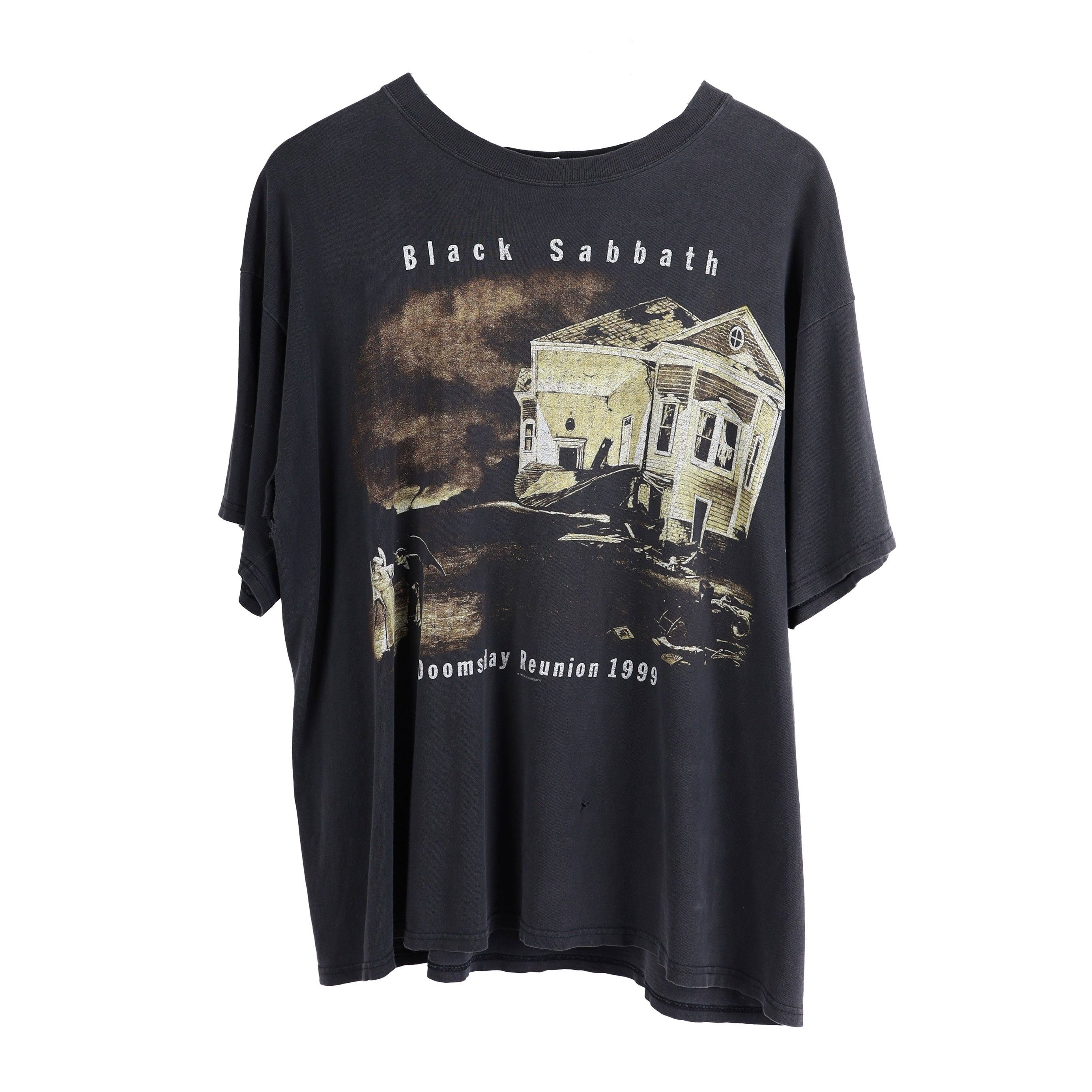 Vintage BLACK SABBATH VINTAGE DOOMSDAY REUNION T-SHIRT 1999 Size US XL / EU 56 / 4 - 1 Thumbnail