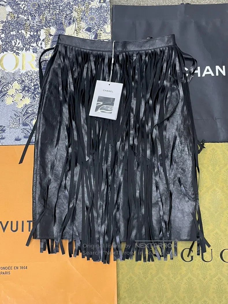 Chanel Chanel Black tassel lambskin skirt Size 24" / US 00 / IT 34 - 1 Thumbnail