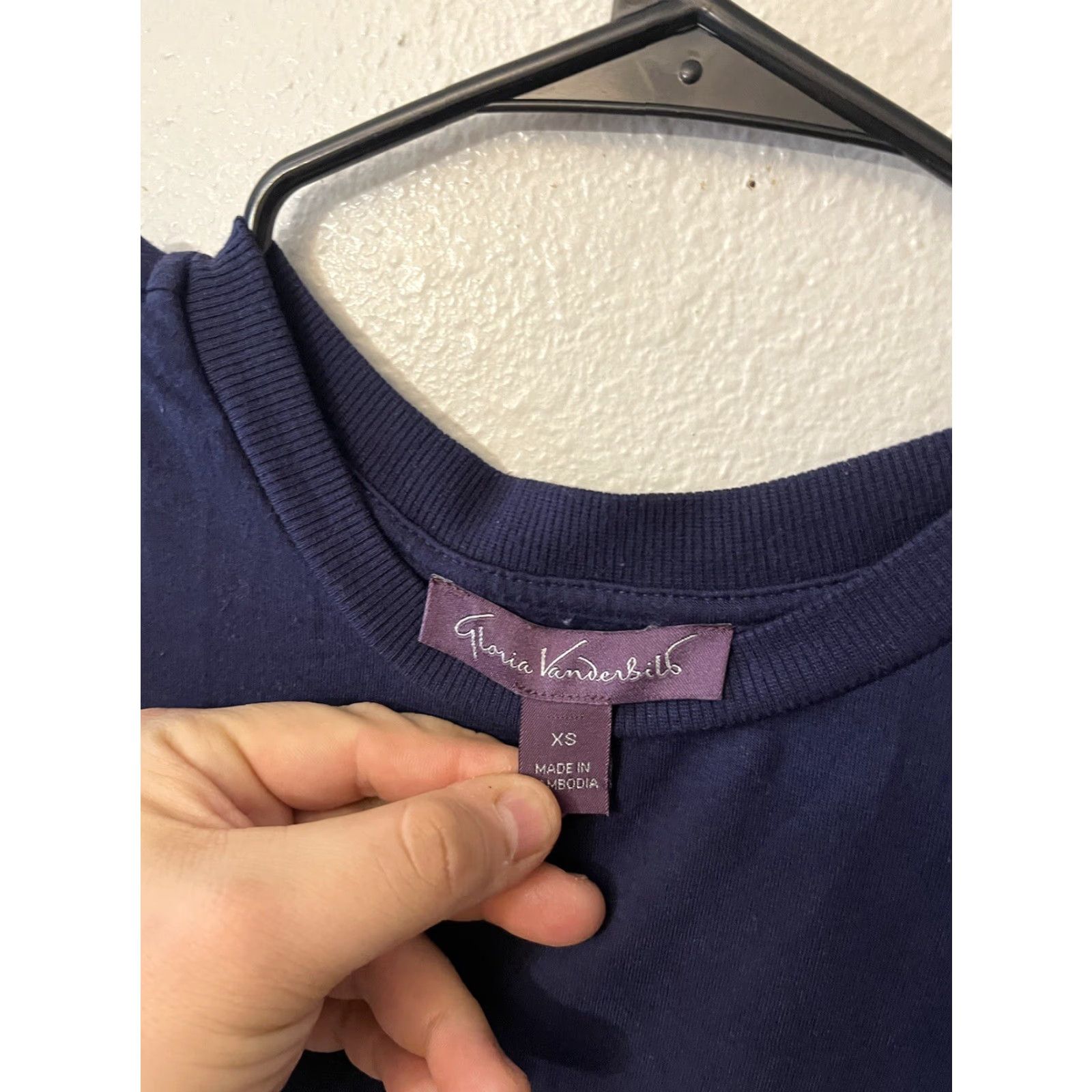 Gloria Vanderbilt Gloria Vanderbilt Embroidered Crewneck Shirts XS Blue Women Regular Shirt XS Gloria Vanderbilt Embroidered Crewneck Blue Shirt Women Regular Shirt Size XS / US 0-2 / IT 36-38 - 2 Thumbnail