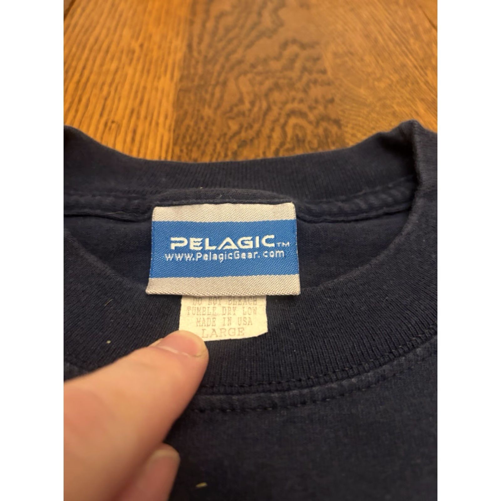 Vintage VINTAGE Pelagic Long Sleeve Shirt Mens L Cotton Blue Graphic Print Crew Neck 90s Fish Nature Logo Size US L / EU 52-54 / 3 - 2 Thumbnail