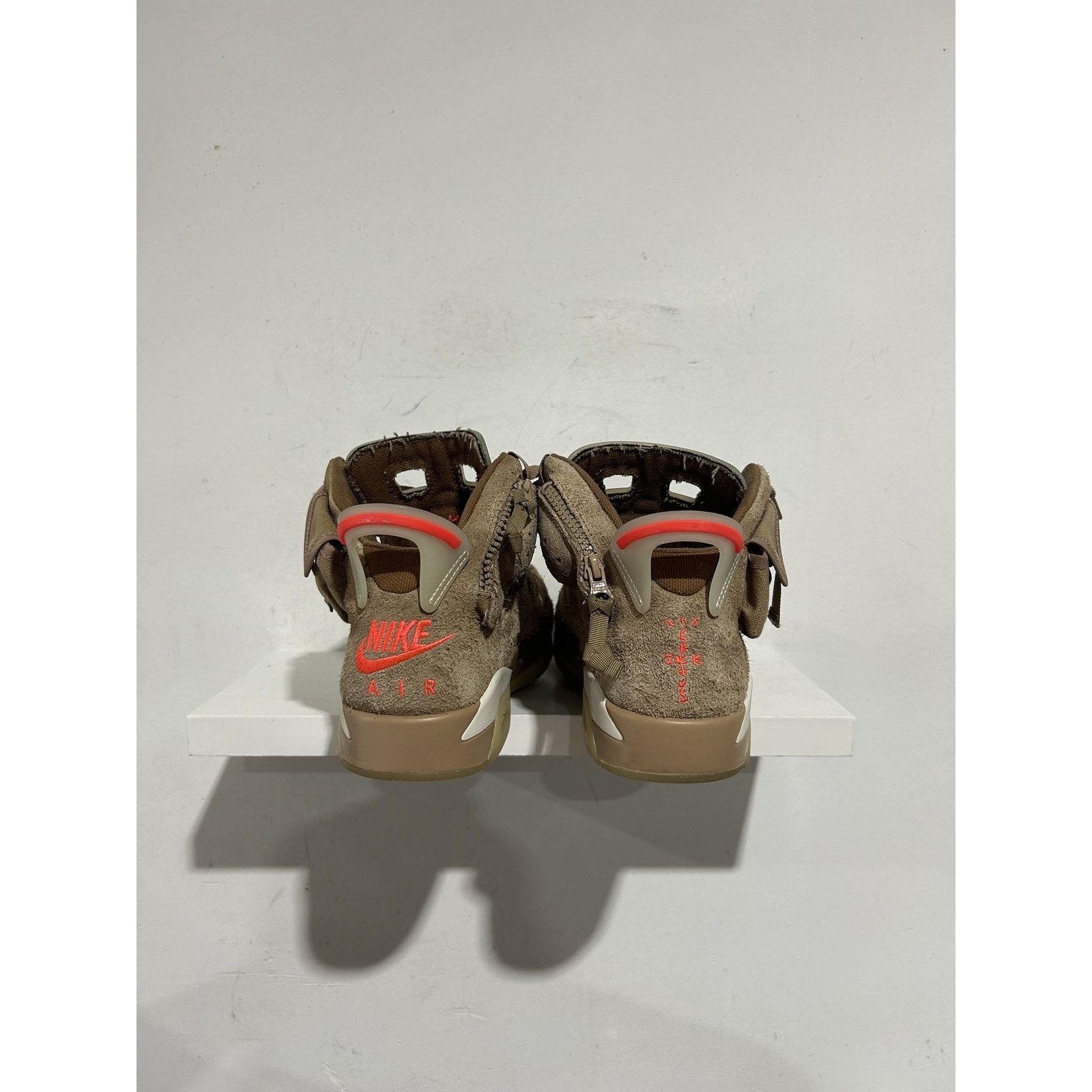 Nike JORDAN 6 RETRO TRAVIS SCOTT BRITISH KHAKI SIZE 8 PREOWNED Size US 8 / EU 41 - 3 Thumbnail