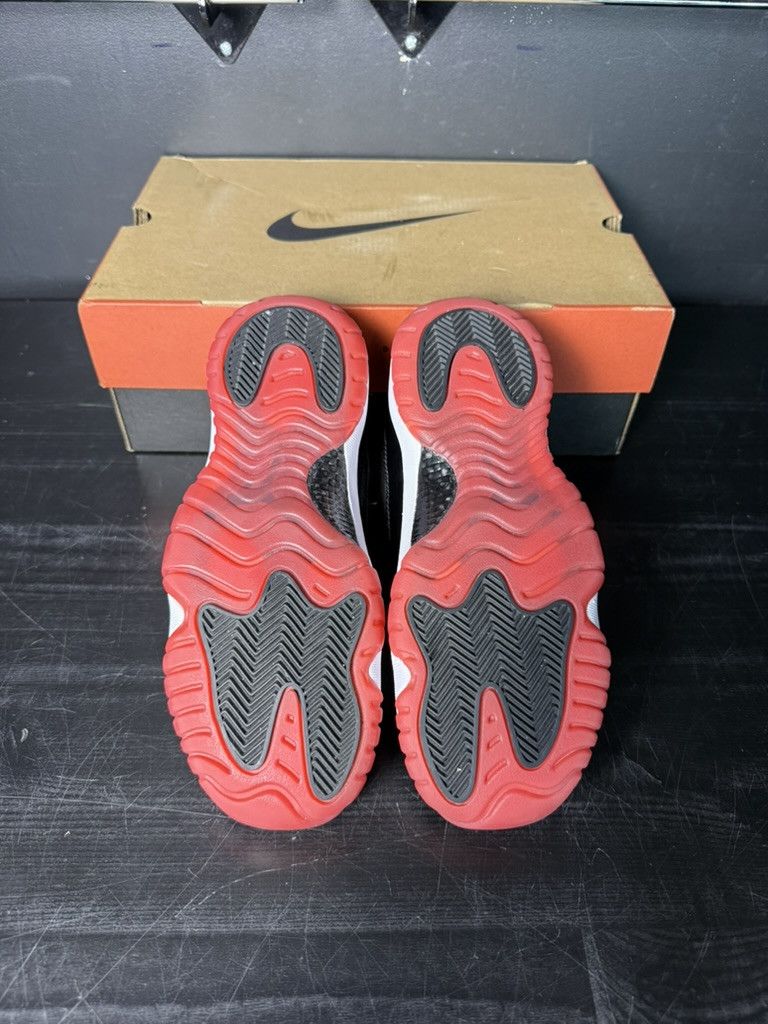 Jordan Brand Air Jordan 11 Retro Low "Bred" (GS) (2025) **PRE-OWNED** - Size 6.5 Size US 6.5 / EU 39-40 - 5 Thumbnail