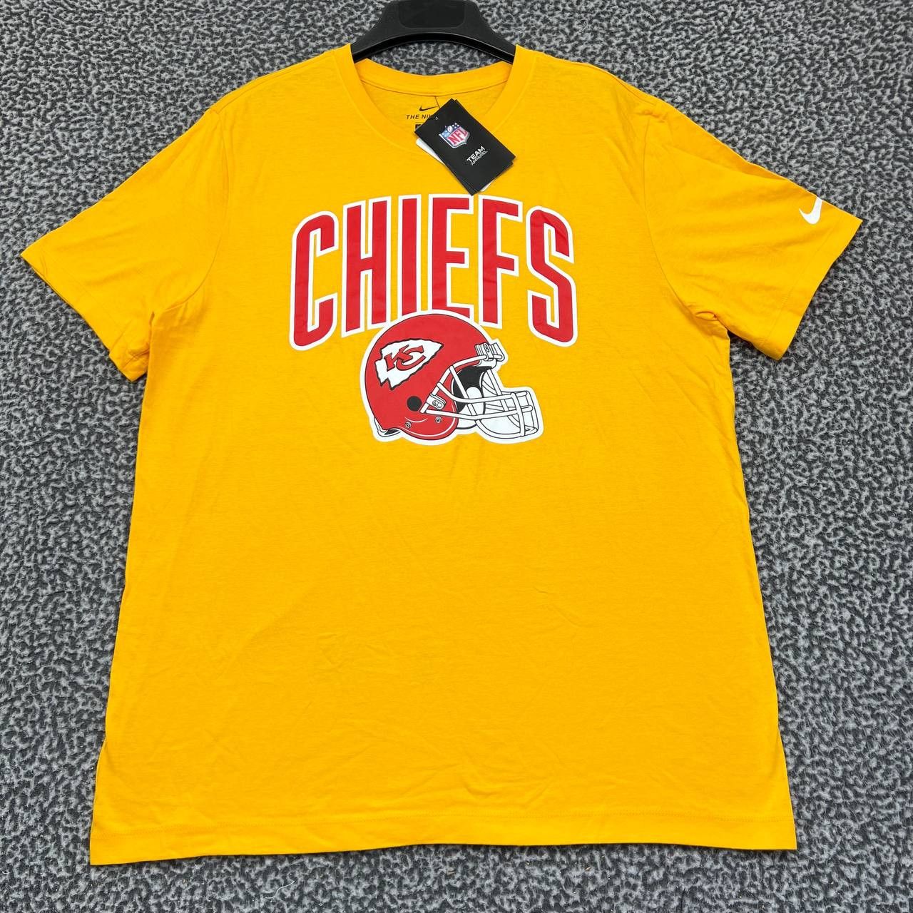 Nike Nike Shirt Men Large Yellow Kansas City Chiefs Short Sleeve Size US L / EU 52-54 / 3 - 1 Thumbnail