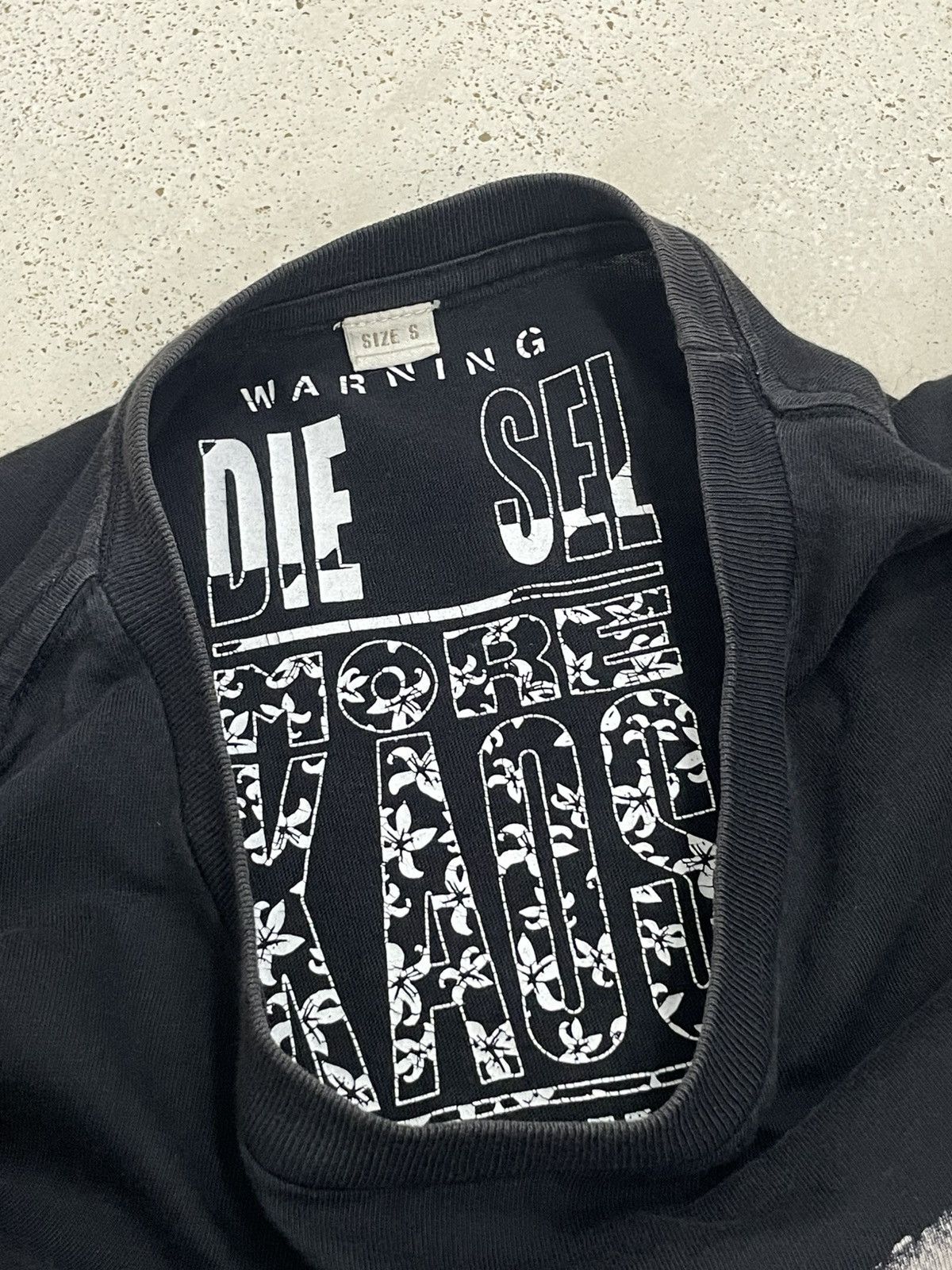 Designer Diesel Warning Man Of Successful Living Potrait Size US S / EU 44-46 / 1 - 10 Thumbnail