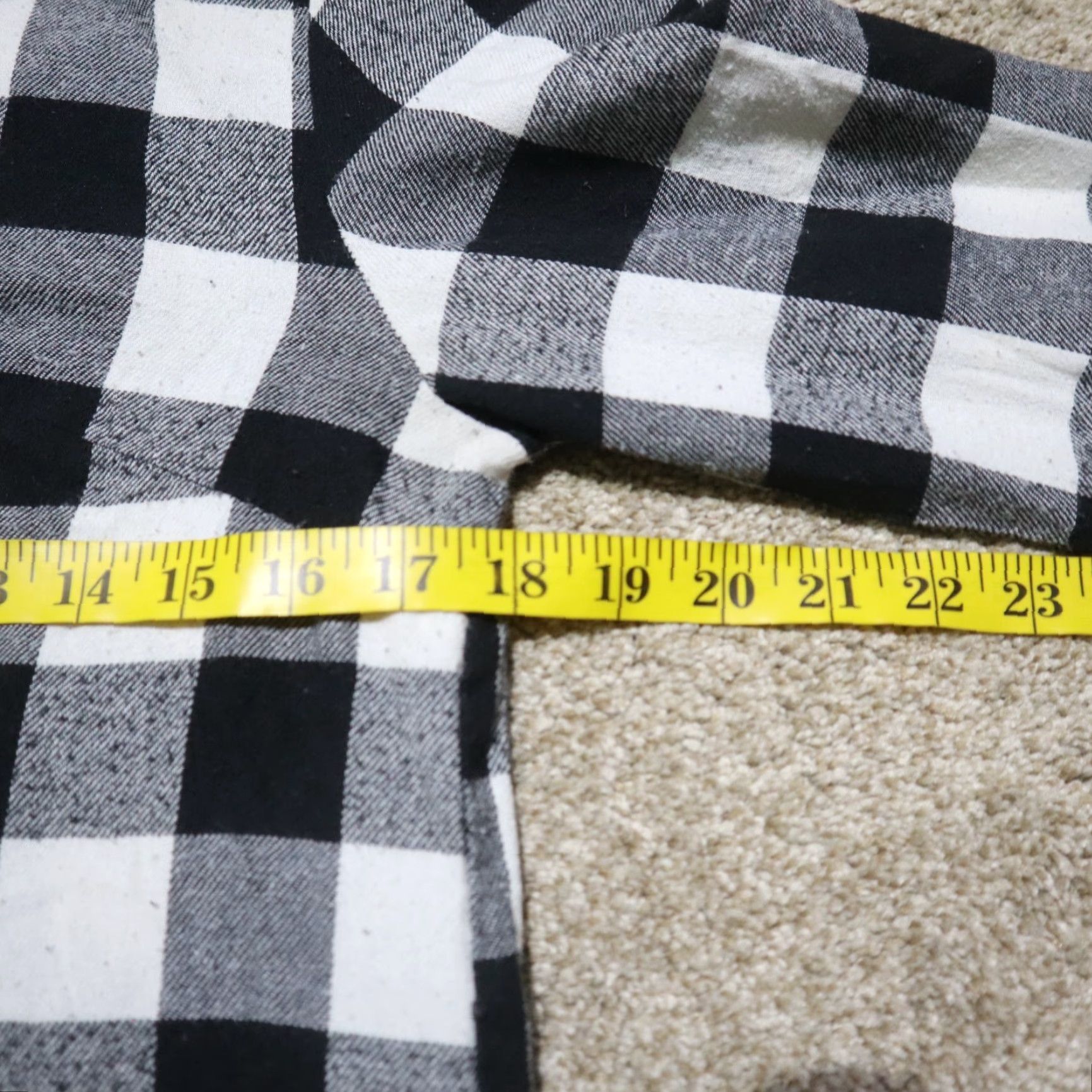 Vintage Zanzea Womens Shirt Adult 6 Black & Gray Plaid Long Sleeve Collared Button Down Size M / US 6-8 / IT 42-44 - 6 Thumbnail